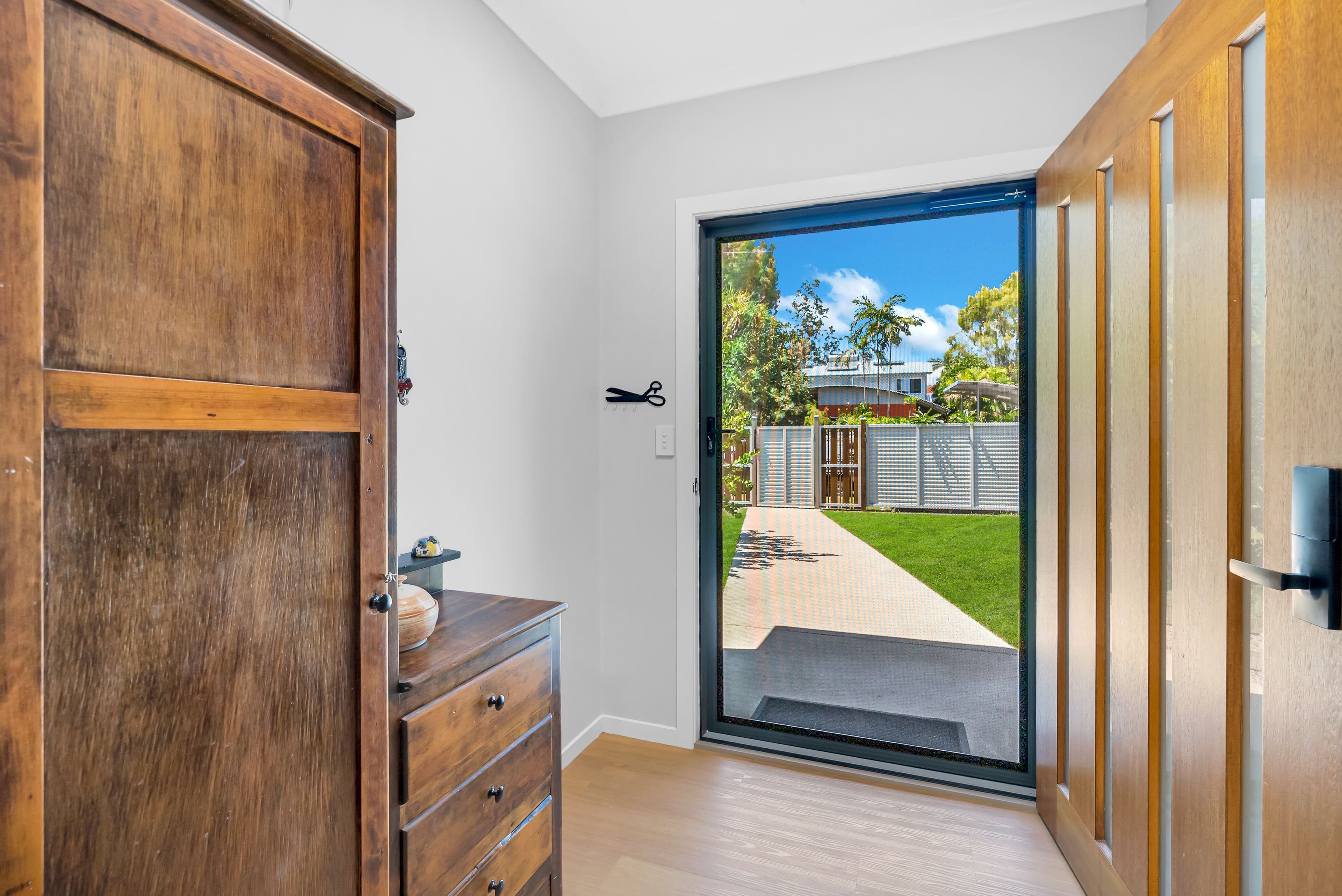 6 Magnolia Street, Holloways Beach QLD 4878, Holloways Beach - Thumbnail 3