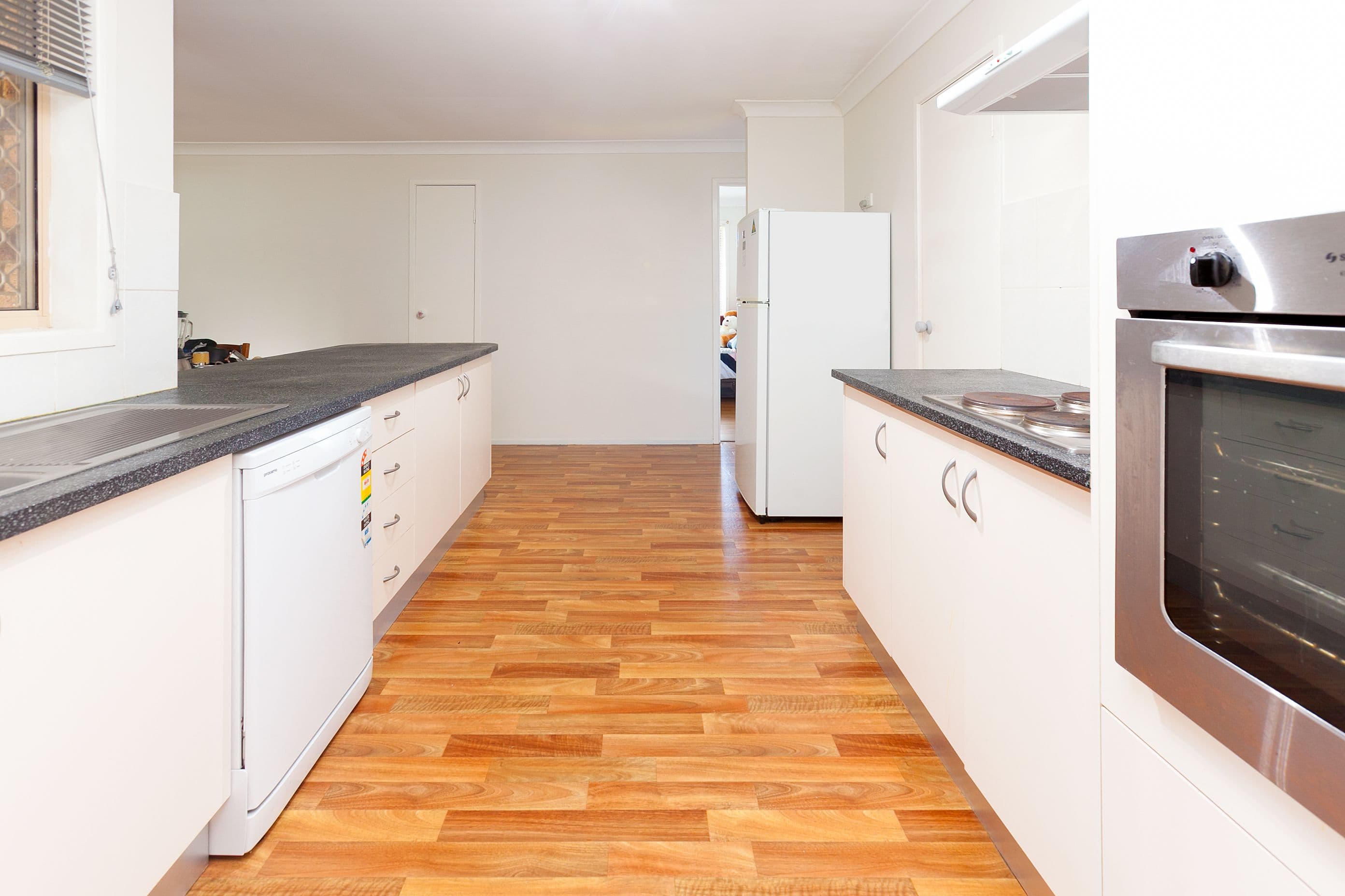 9 Renee Street, Regents Park QLD 4118, Regents Park - Thumbnail 4