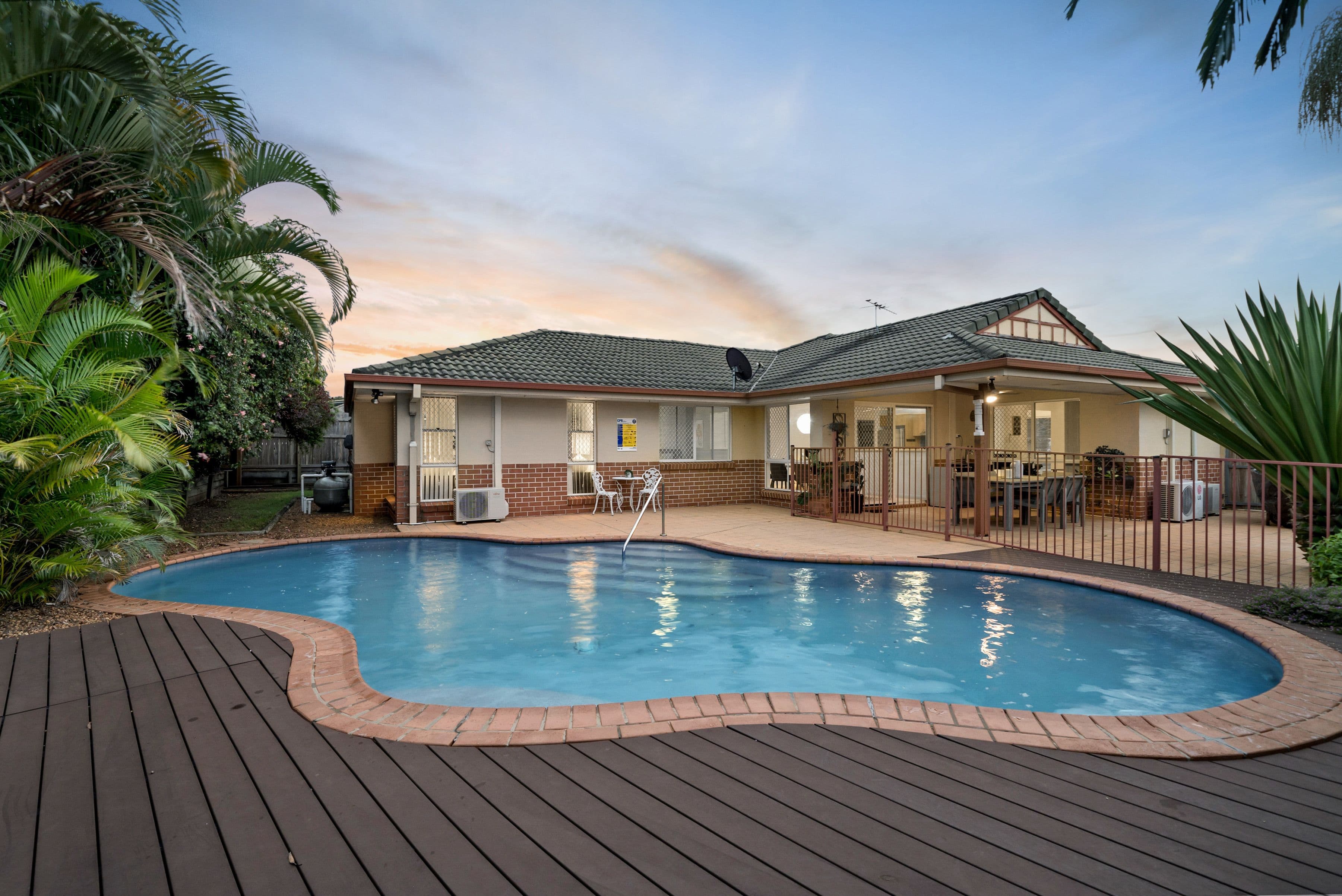 8 Wiltshire Street, Heritage Park QLD 4118, Heritage Park - Thumbnail 2