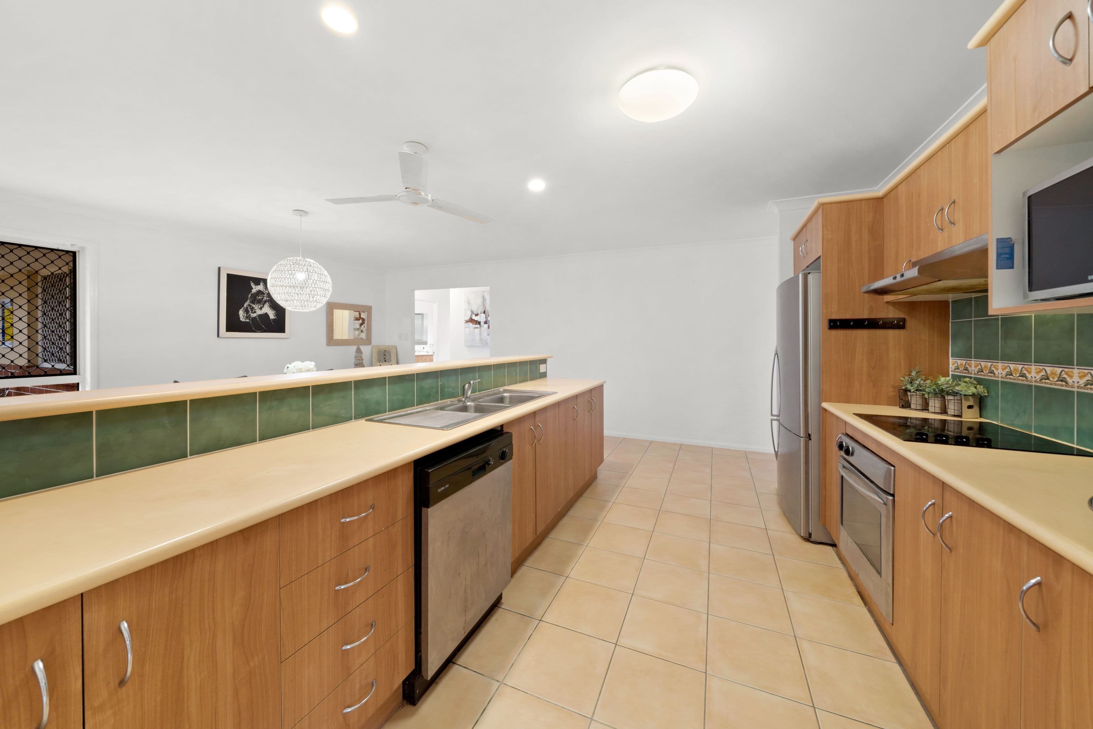 8 Wiltshire Street, Heritage Park QLD 4118, Heritage Park - Thumbnail 6
