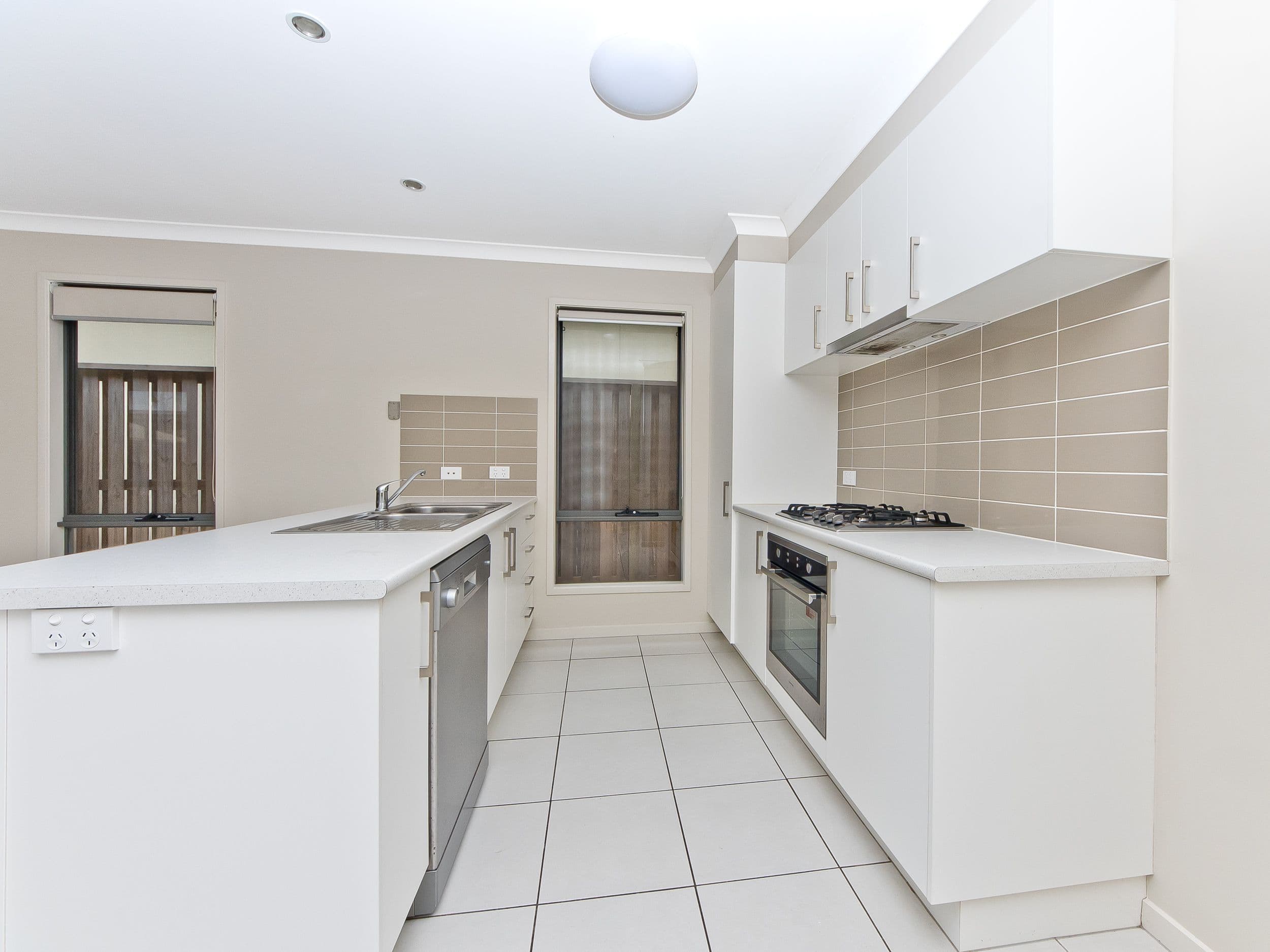 568 Roghan Road, Fitzgibbon QLD 4018, Fitzgibbon - Thumbnail 2