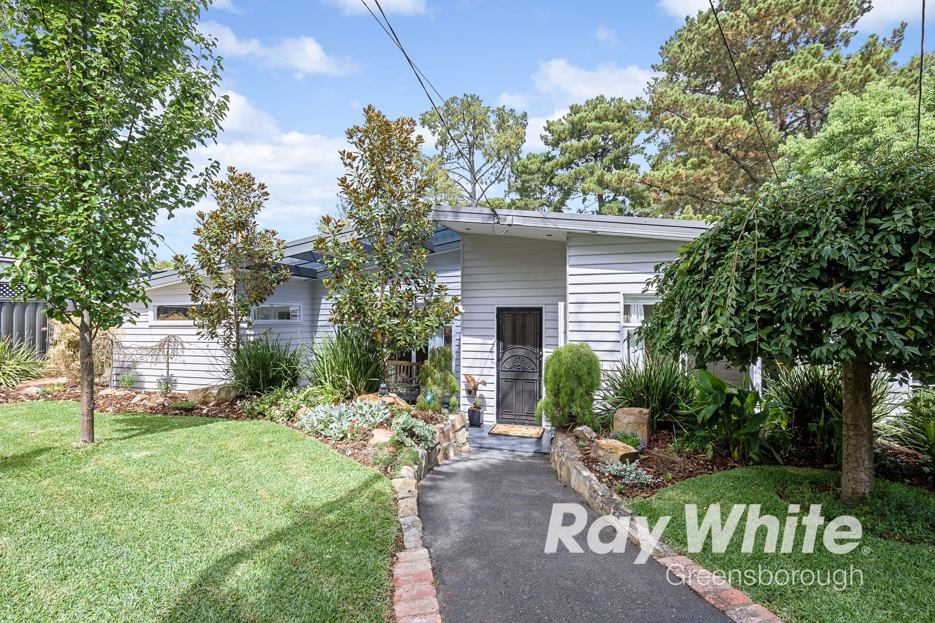 21 De Blonay Crescent, Greensborough VIC 3088, Greensborough - Thumbnail 2