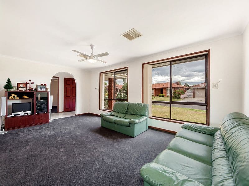 8 Jester Court, Kings Park VIC 3021, Kings Park - Thumbnail 3