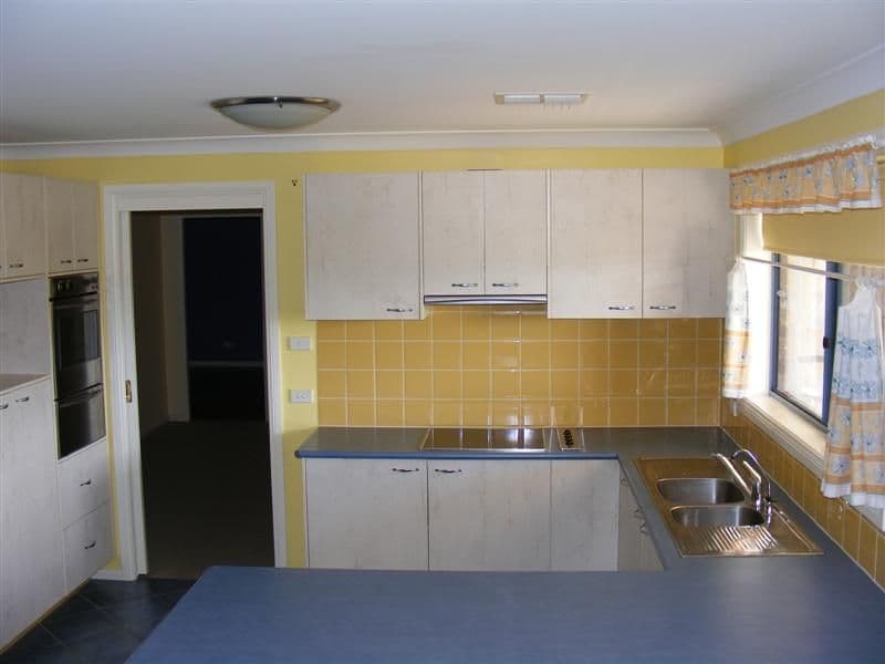 35 Vernon Drive, COWRA NSW 2794, Cowra - Thumbnail 2