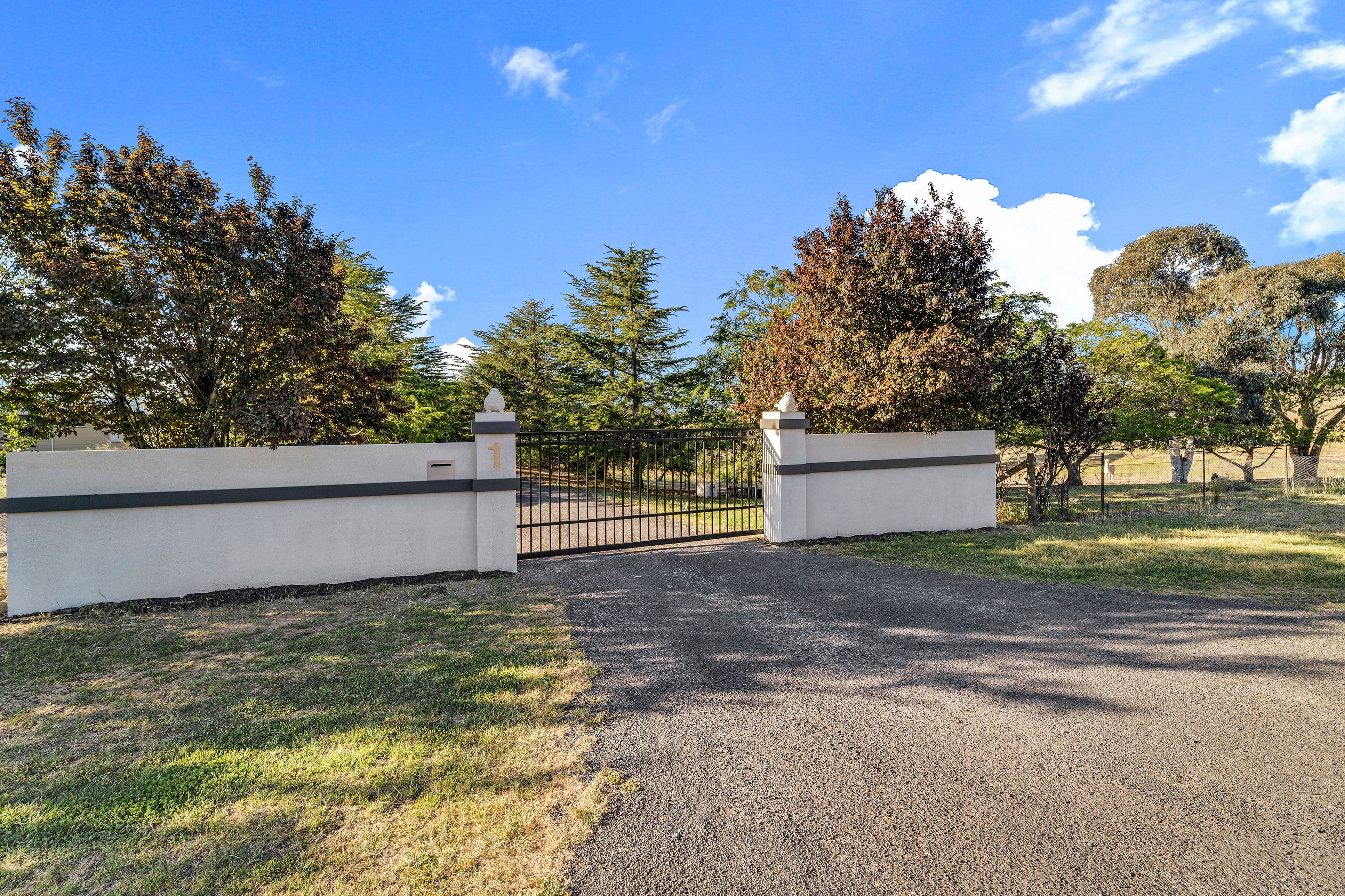 1 Shearsby Crescent, Yass - Thumbnail 2