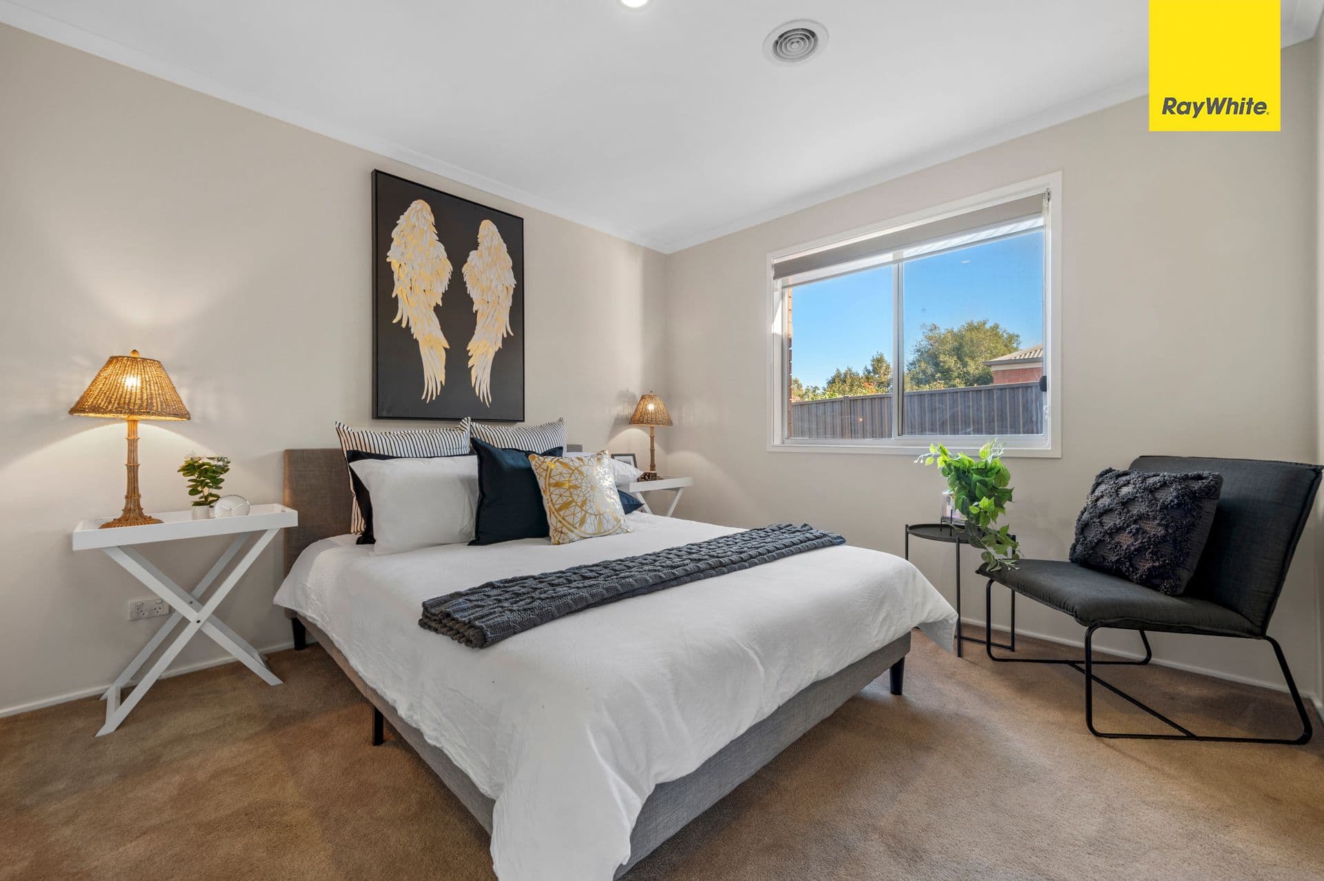 19 Dickerson Way, Caroline Springs VIC 3023, Caroline Springs - Thumbnail 3