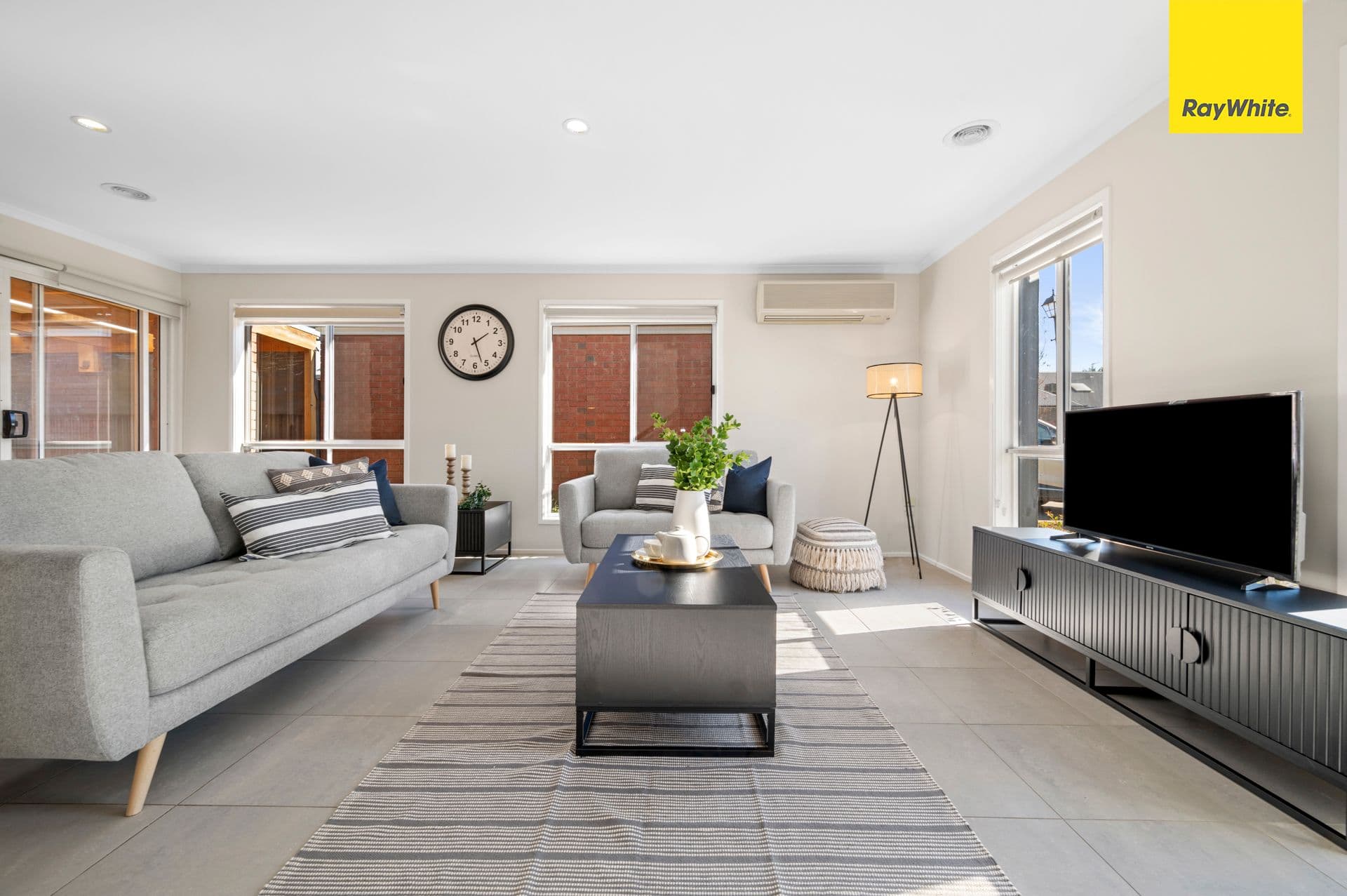 19 Dickerson Way, Caroline Springs VIC 3023, Caroline Springs - Thumbnail 4