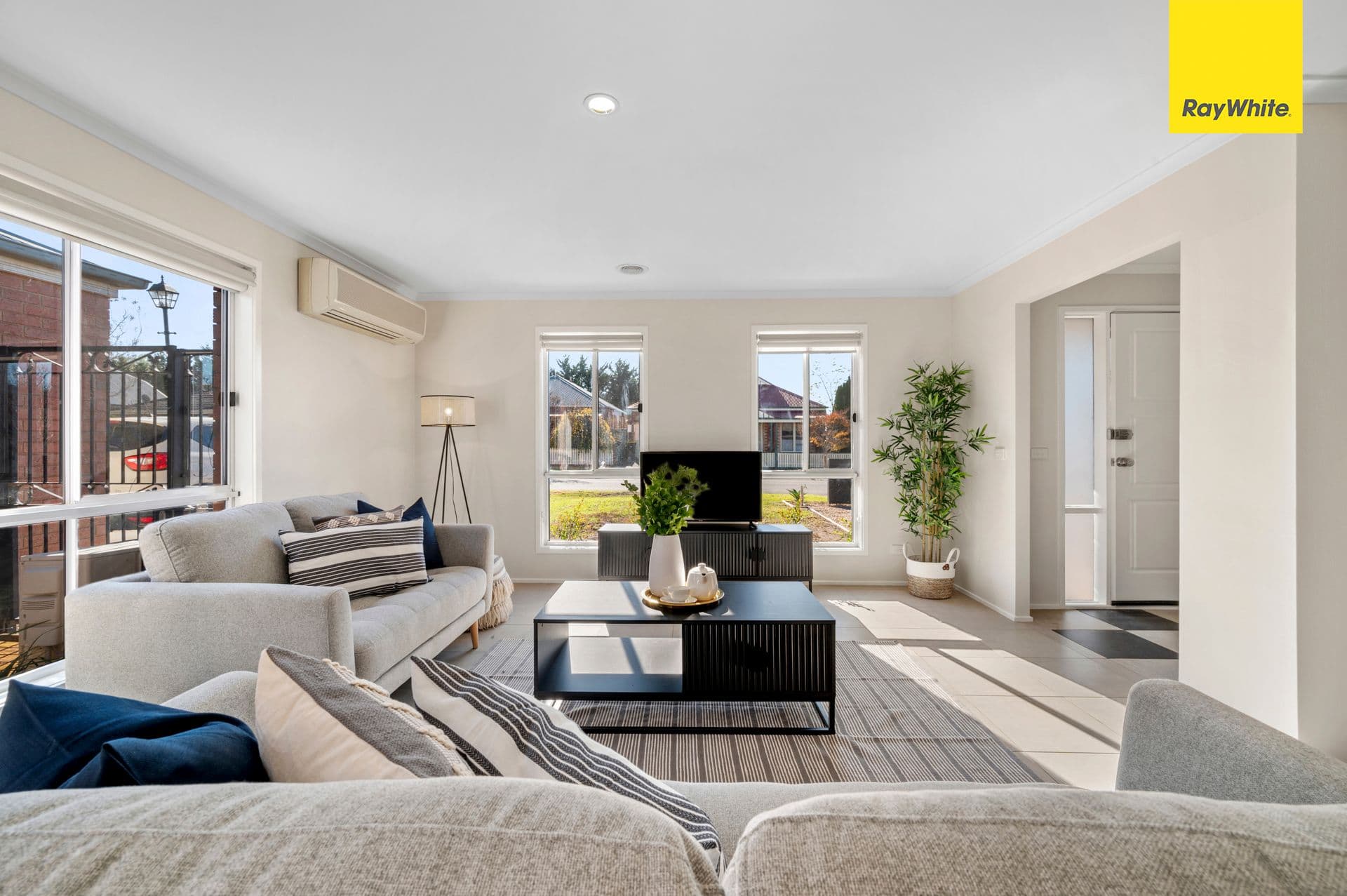 19 Dickerson Way, Caroline Springs VIC 3023, Caroline Springs - Thumbnail 5