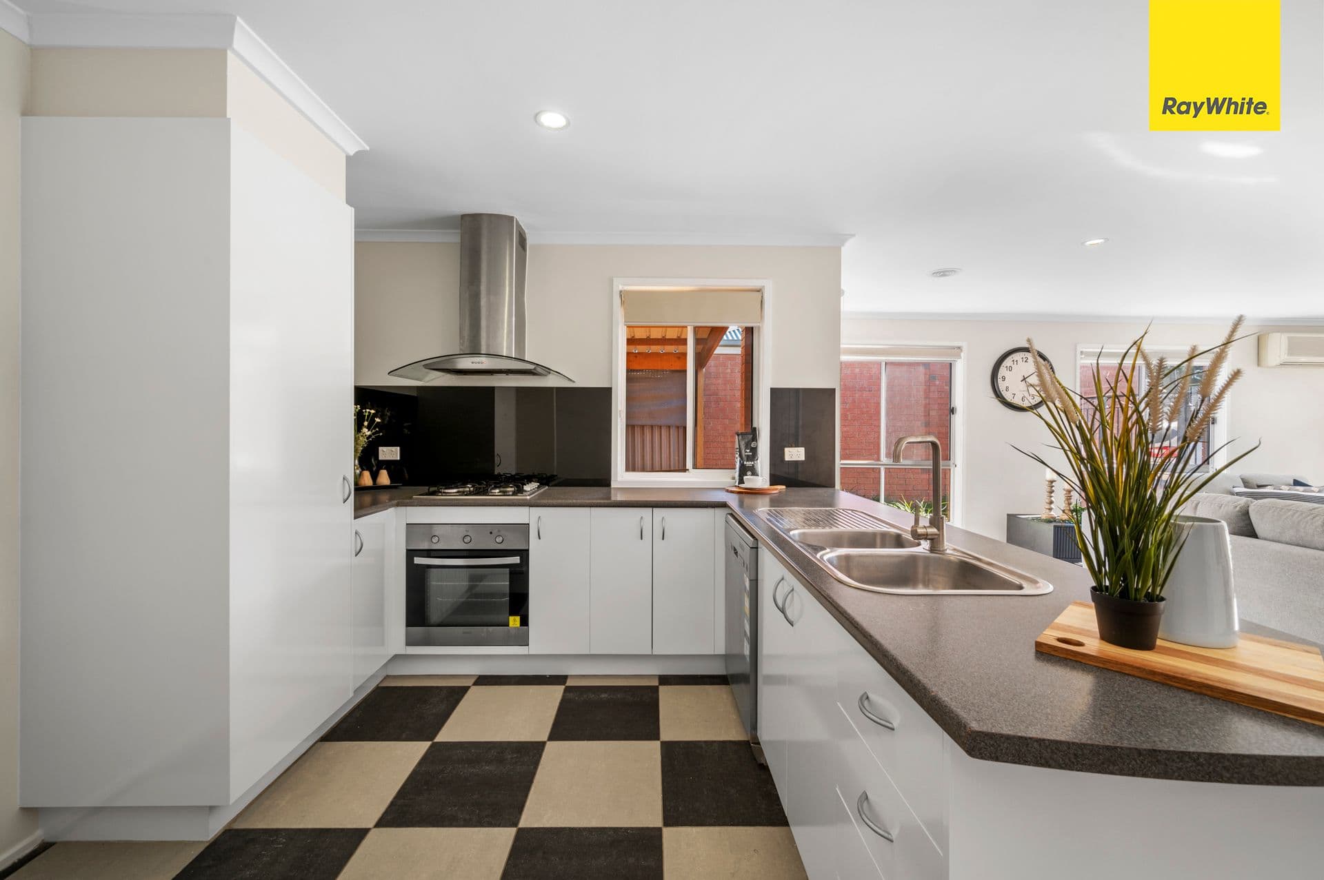19 Dickerson Way, Caroline Springs VIC 3023, Caroline Springs - Thumbnail 8