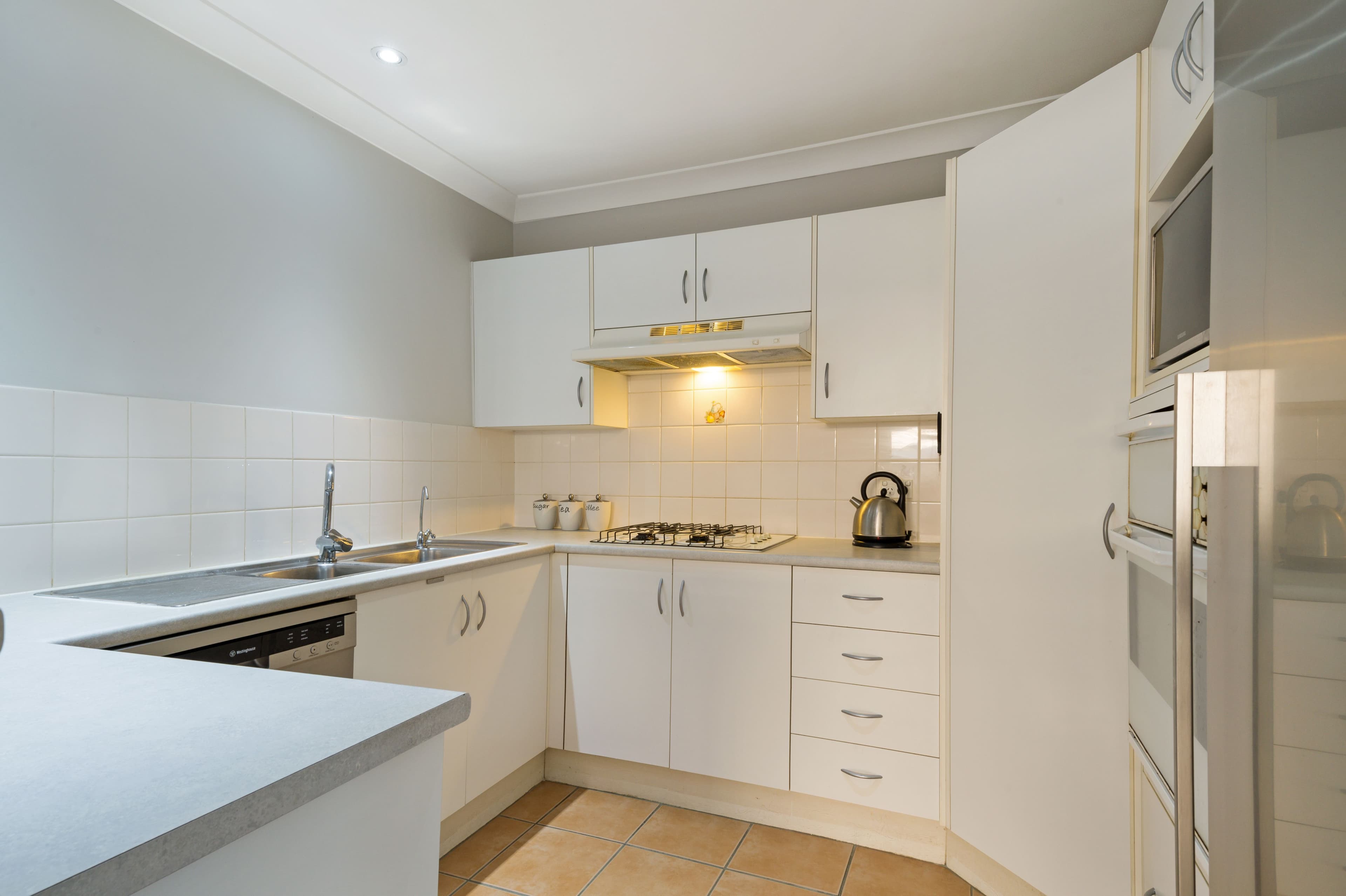 14 Tate Crescent, Horningsea Park - Thumbnail 4