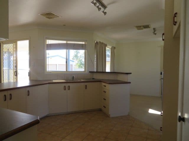 7 Karalee Court, Roma QLD 4455, Roma - Thumbnail 4