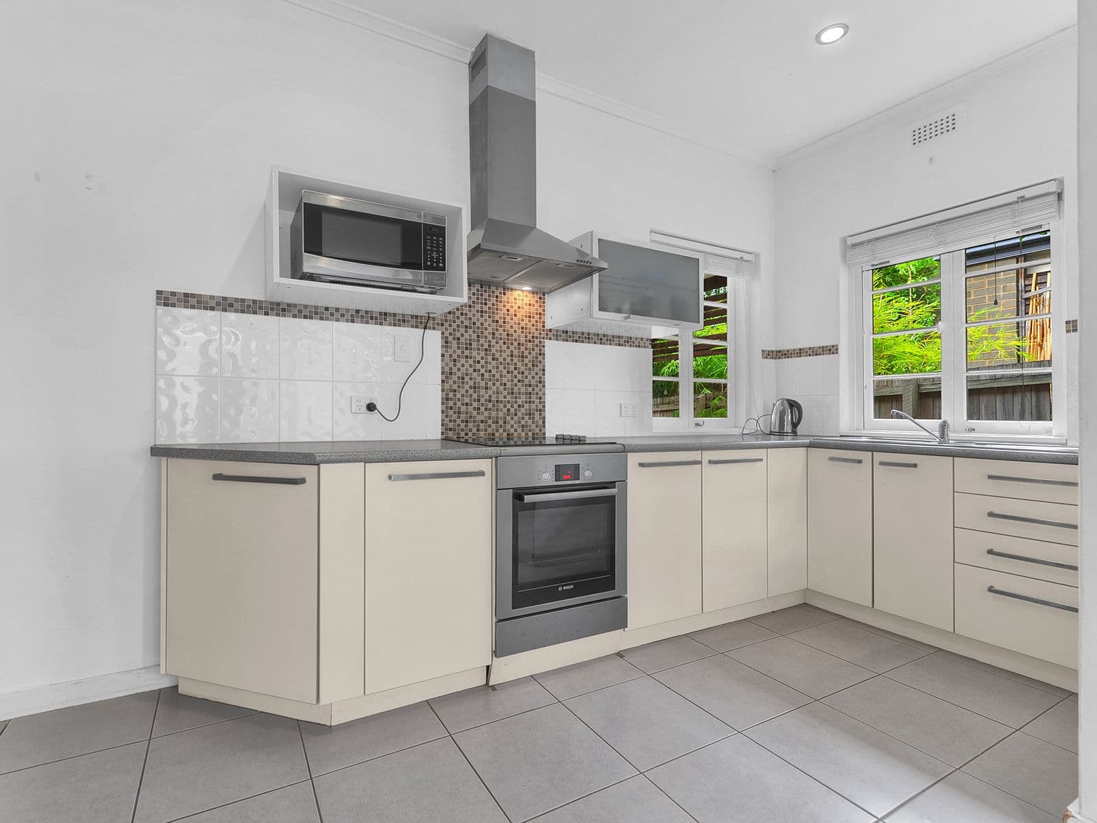 213 Shaw Road, Wavell Heights QLD 4012, Wavell Heights - Thumbnail 4