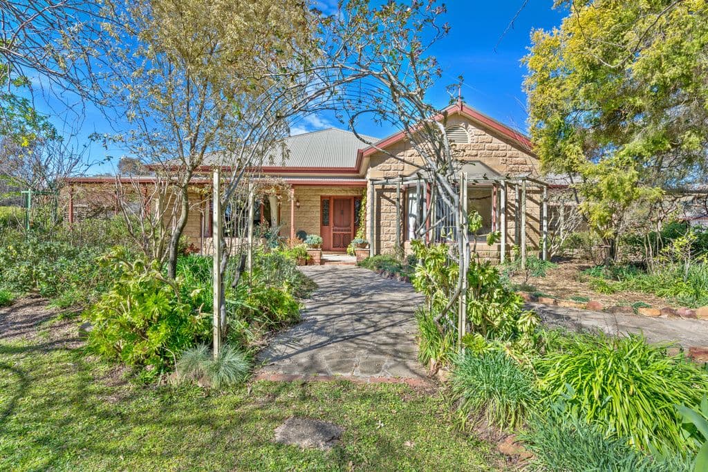 79 BOOMAHNOOMOONAH Road, Bathumi VIC 3730, Bathumi - Thumbnail 2