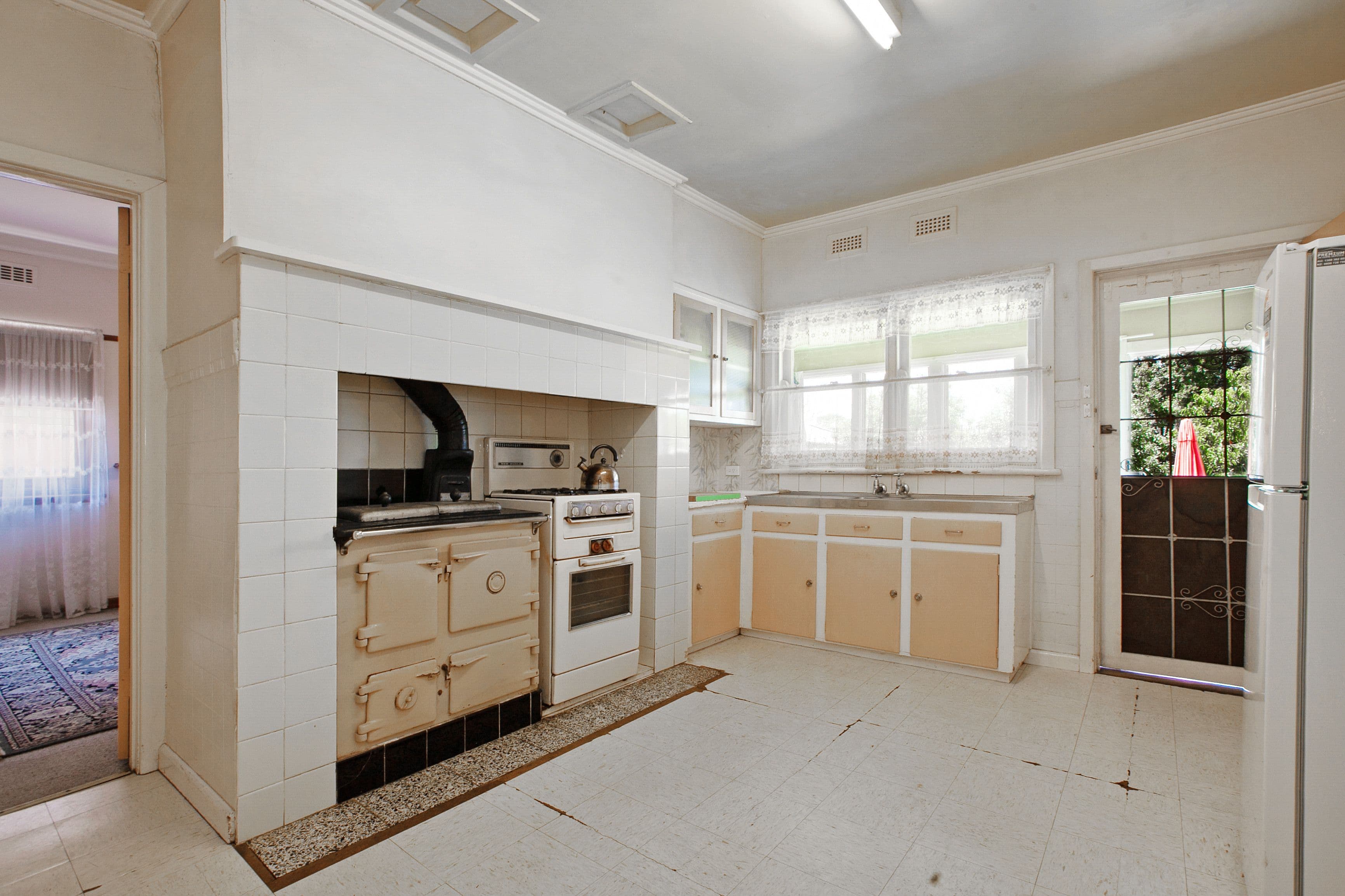 12 Bernard Street, Reservoir VIC 3073, Reservoir - Thumbnail 5