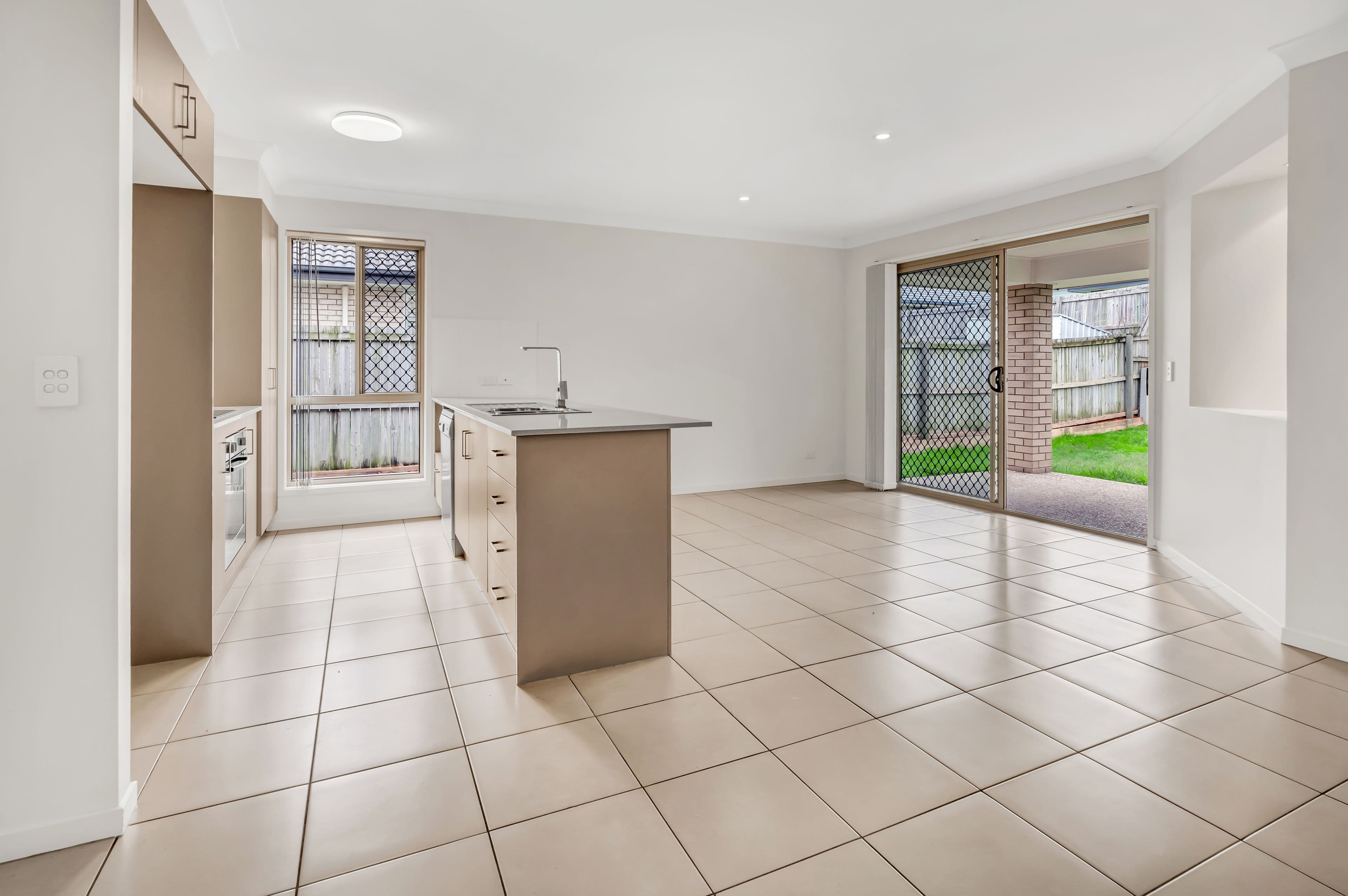 6 Maidstone Lane, Pimpama QLD 4209, Pimpama - Thumbnail 2