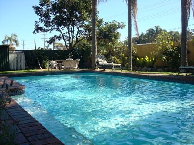 9 Constance Avenue, MERMAID WATERS QLD 4218, Mermaid Waters - Thumbnail 4