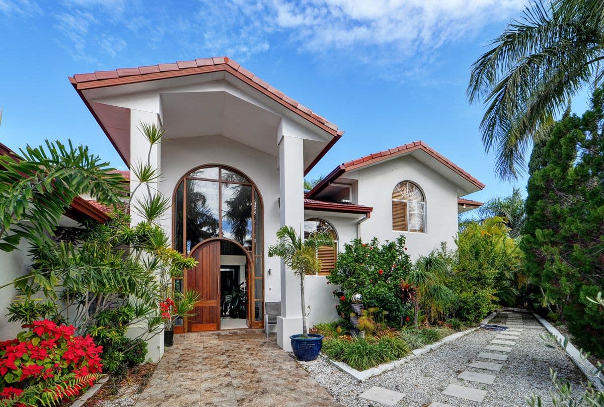 1018 Rosebank Way, Hope Island QLD 4212, Hope Island - Thumbnail 2