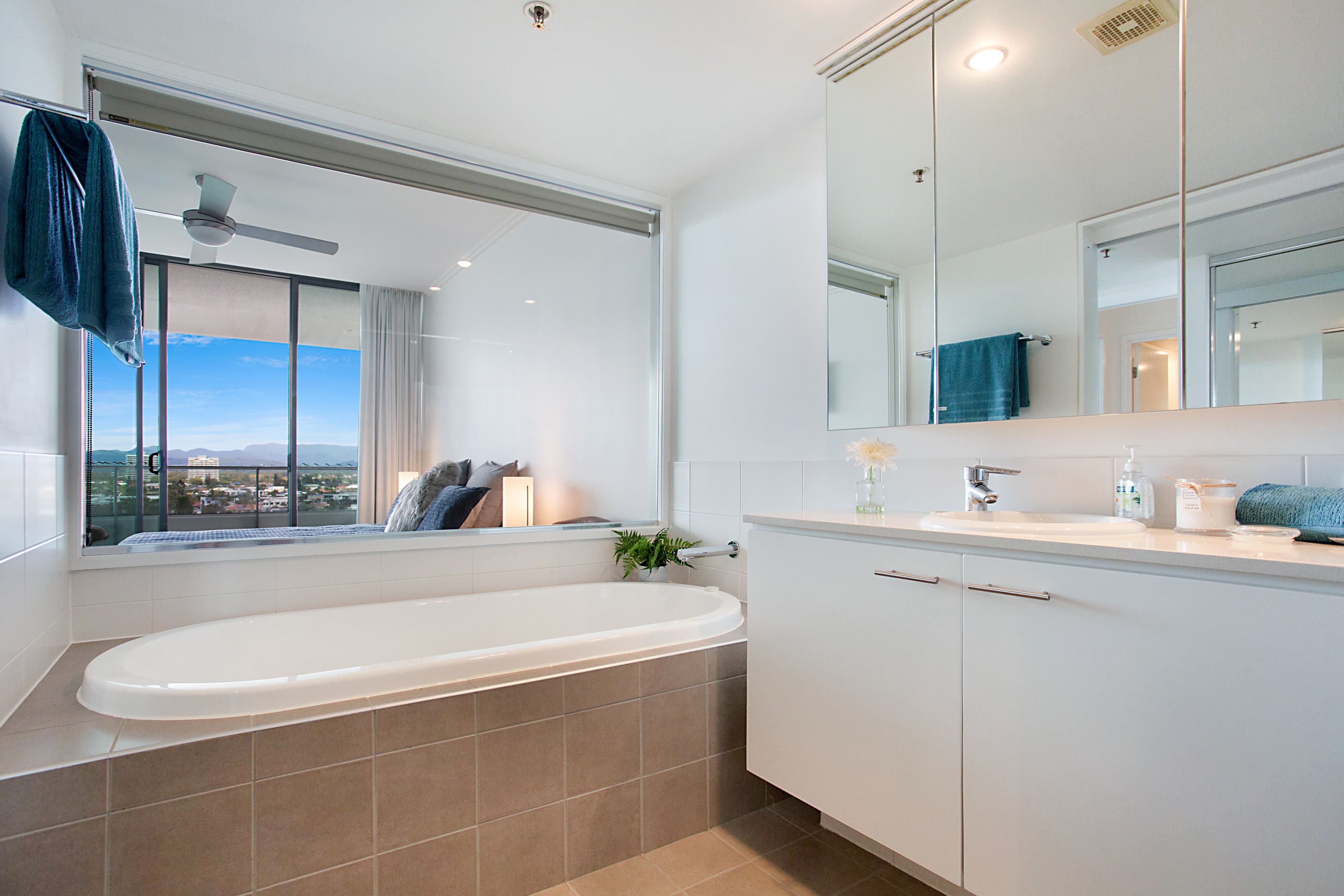 2901 'Freshwater Point' 33 T E Peters Drive, Broadbeach Waters QLD 4218, Broadbeach Waters - Thumbnail 7