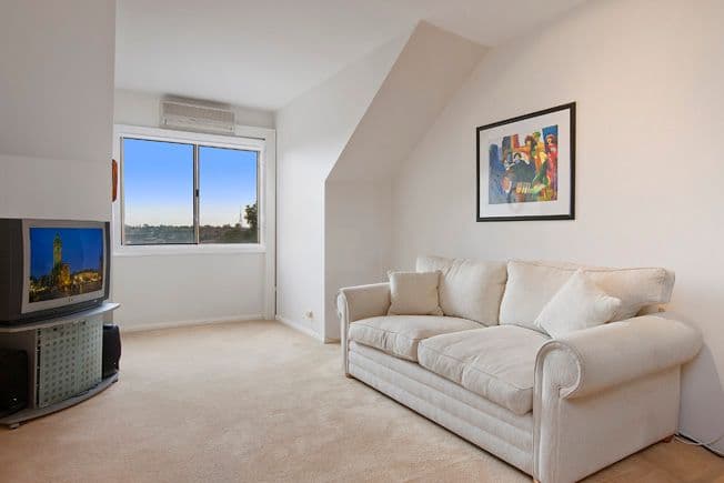 23 Silver Dawn Crescent, Oxenford, QLD, 4210, Oxenford - Thumbnail 5