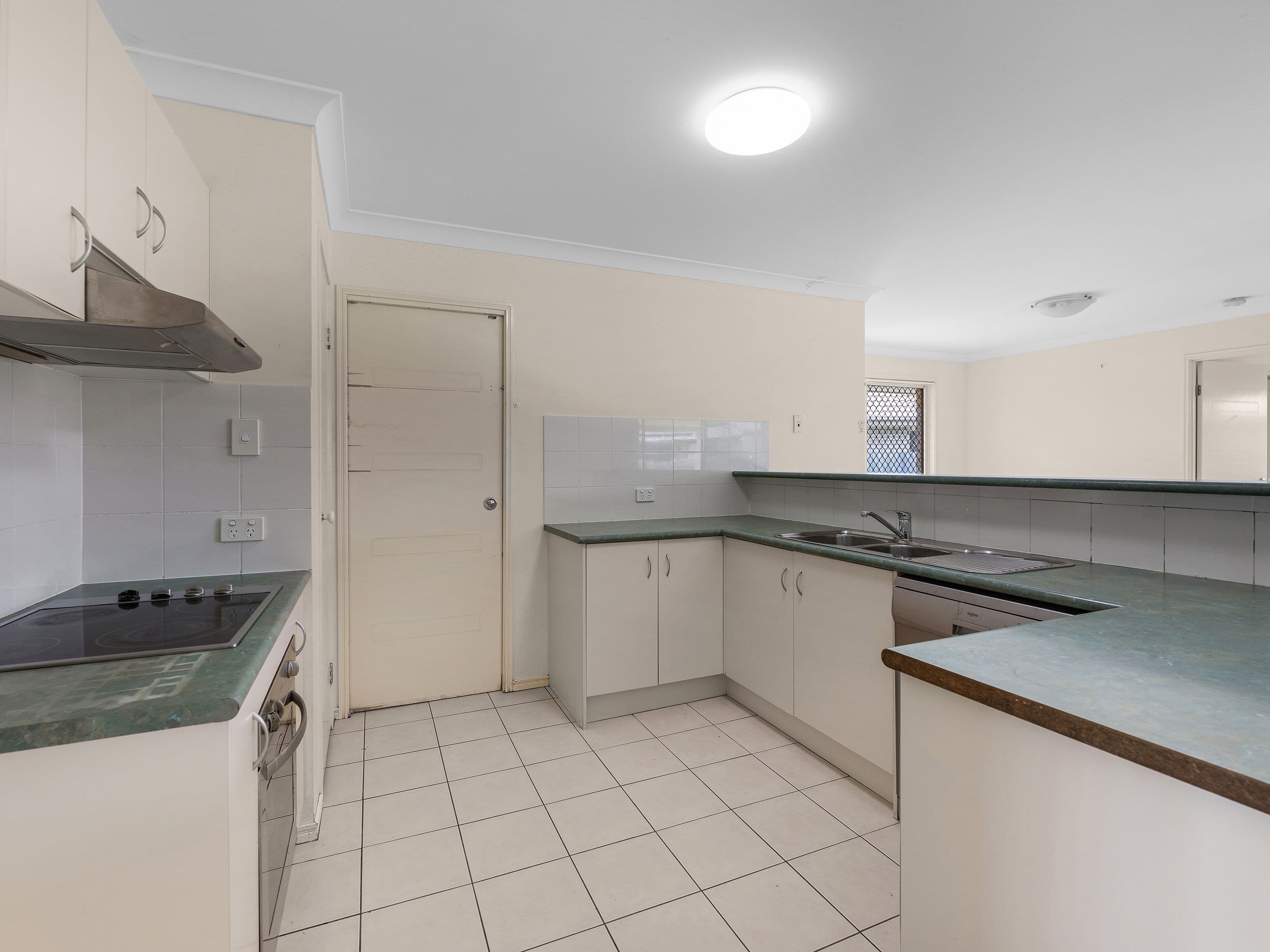 33 Baden Jones Way, North Booval QLD 4304, North Booval - Thumbnail 4
