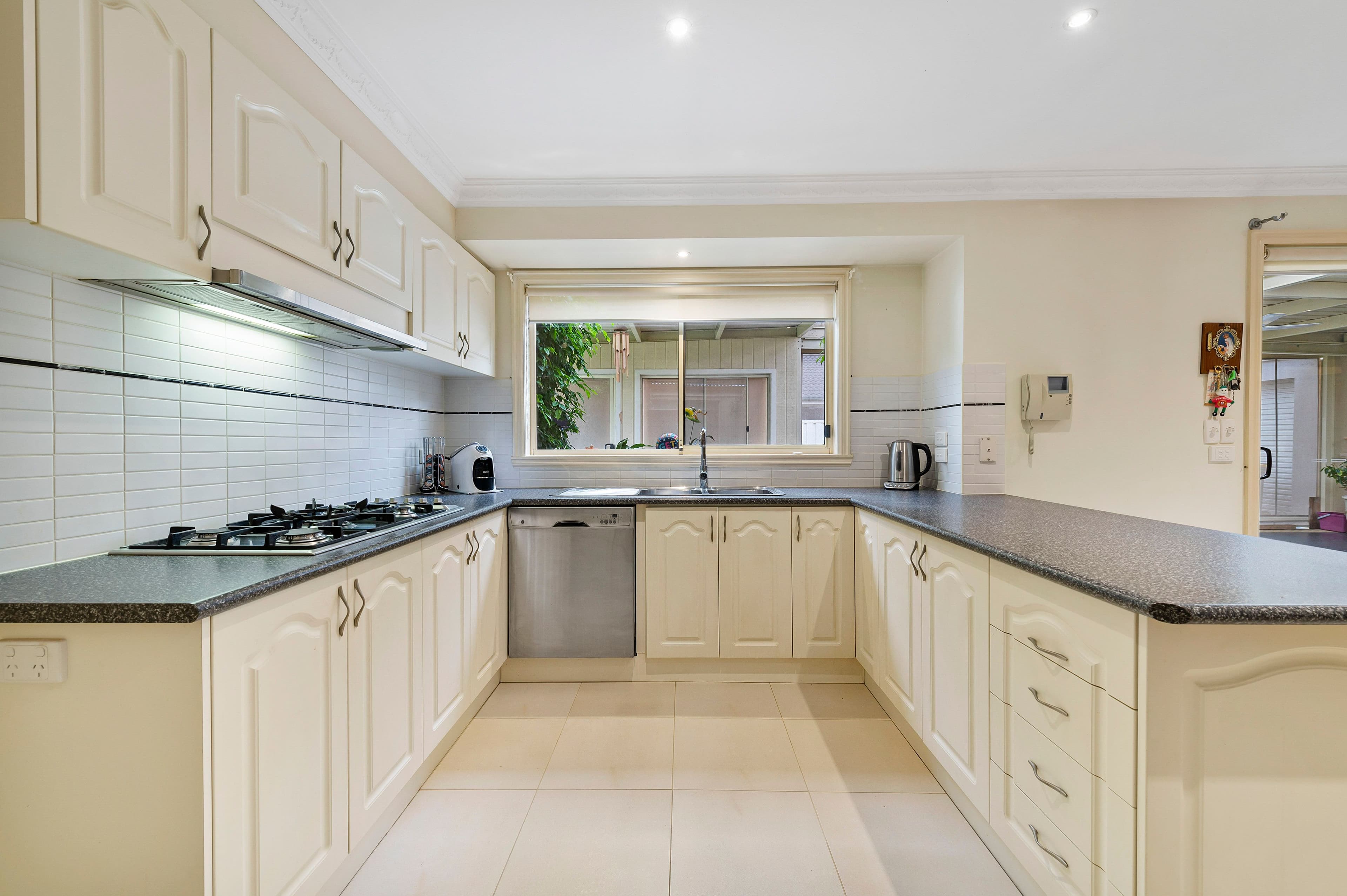 23 Diamond Drive, Werribee VIC 3030, Werribee - Thumbnail 7