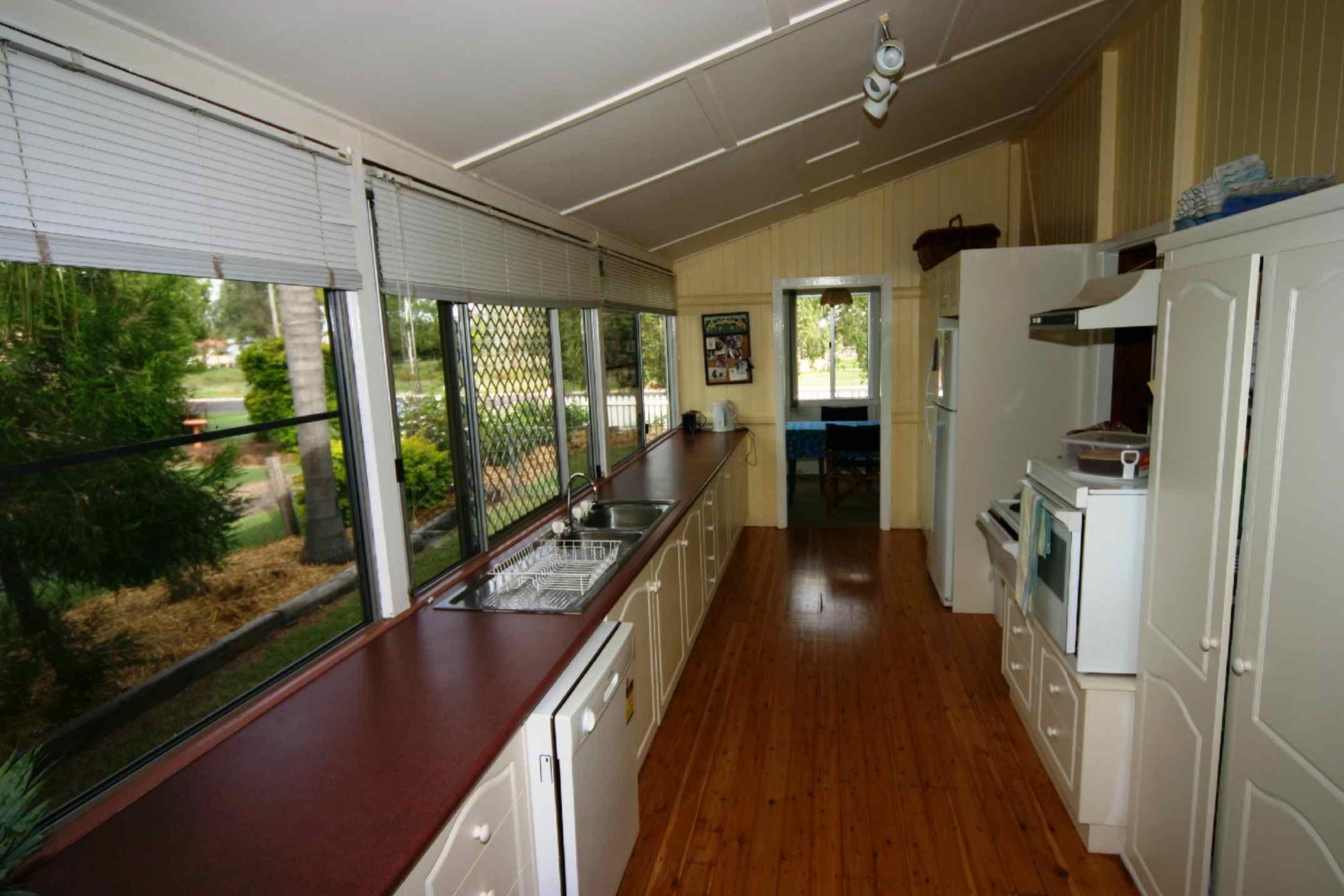 36 Pratten Street, DALBY QLD 4405, Dalby - Thumbnail 4