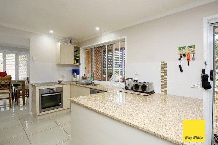 8 Kuter Court, Edens Landing QLD 4207, Edens Landing - Image 1