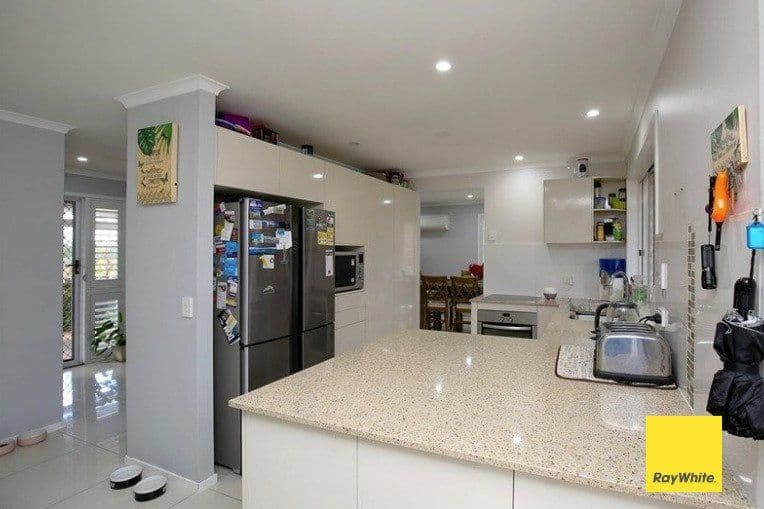 8 Kuter Court, Edens Landing QLD 4207, Edens Landing - Thumbnail 2