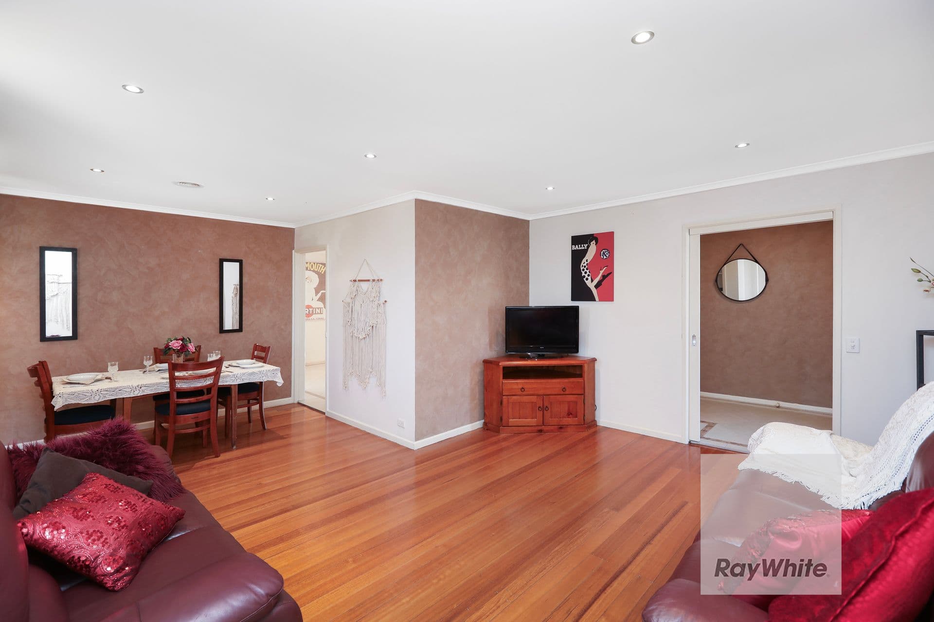 24 Barrington Crescent, Gladstone Park VIC 3043, Gladstone Park - Thumbnail 4