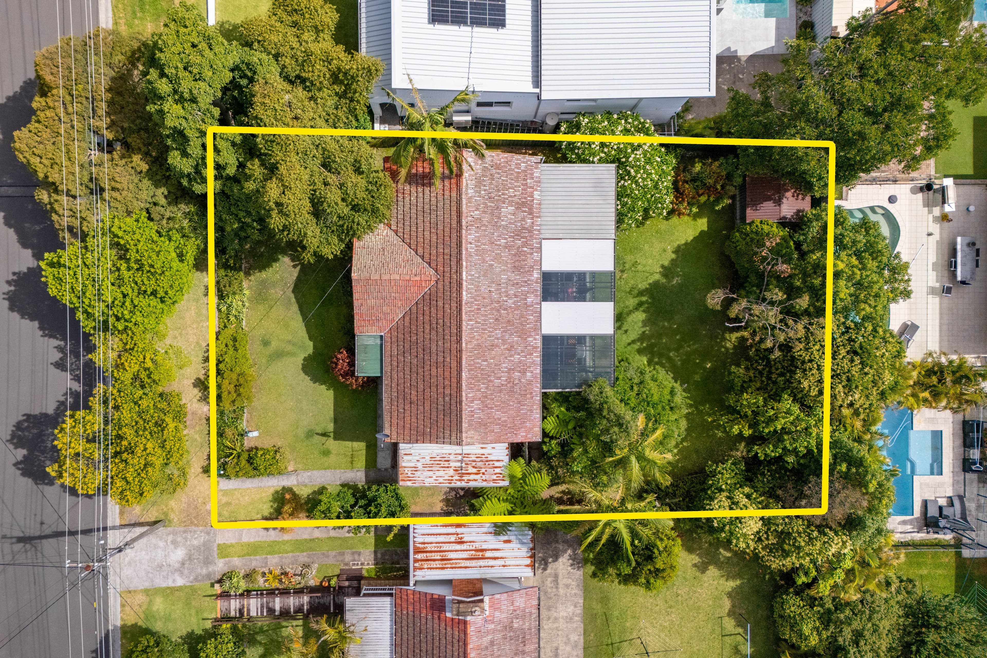 13 Loraine Avenue, Caringbah South NSW 2229, Caringbah South - Thumbnail 2