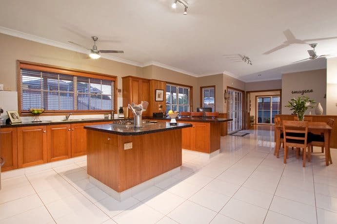 10 Elliott Place, BAULKHAM HILLS NSW 2153, Baulkham Hills - Thumbnail 2