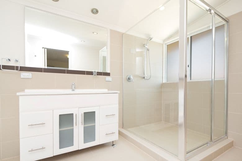 12 Fox Avenue, SOUTHPORT QLD 4215, Southport - Thumbnail 7