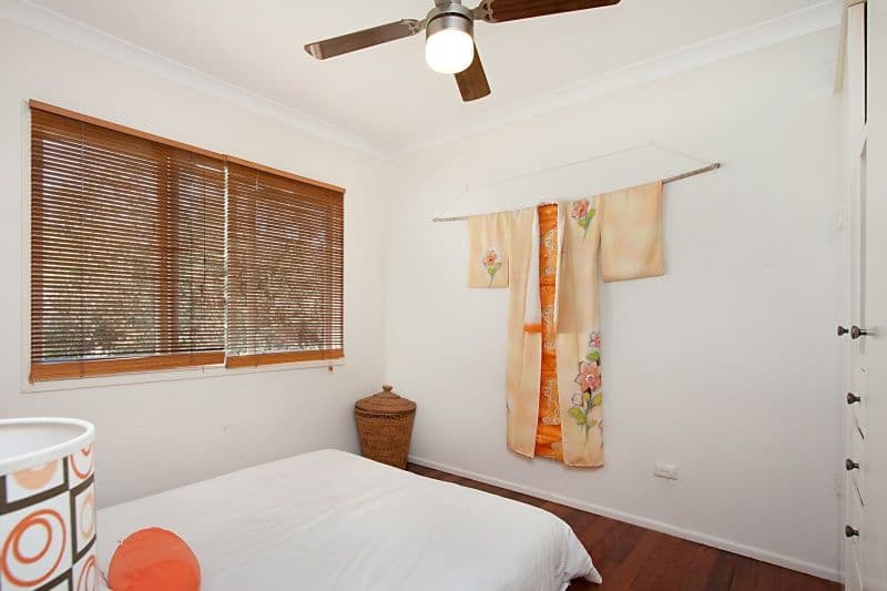 4 Johnston Street, BILINGA QLD 4225, Bilinga - Thumbnail 5