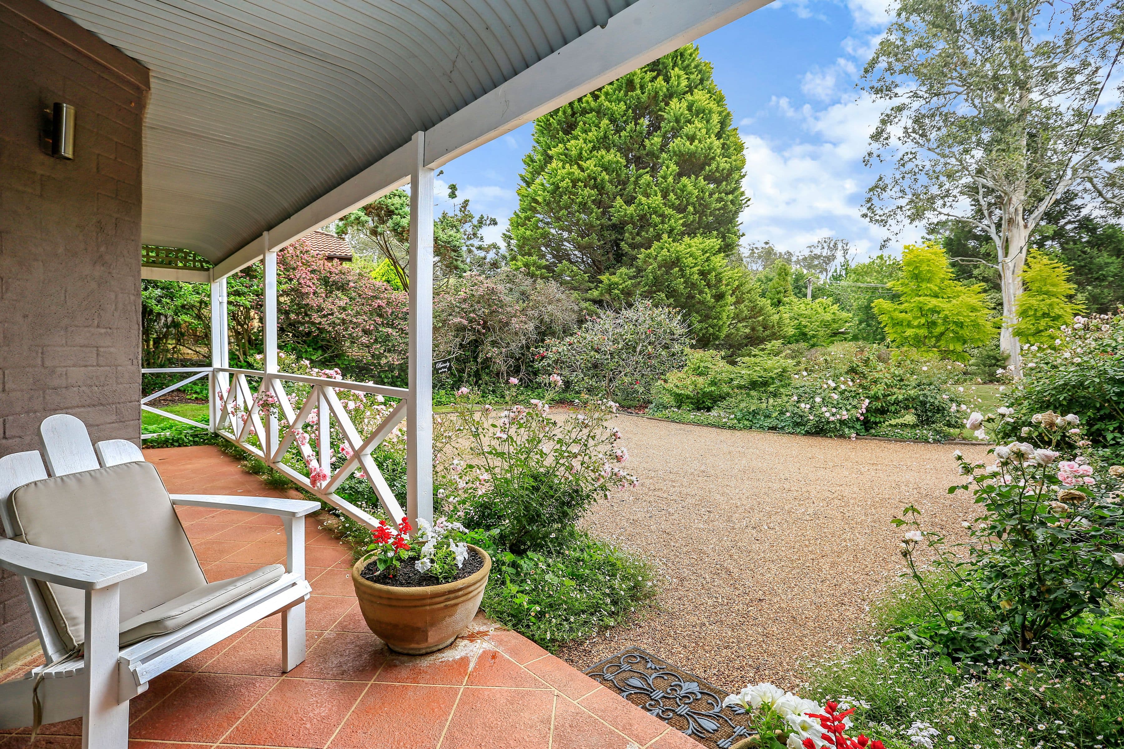 9 Greyleaves Avenue, Burradoo - Thumbnail 2