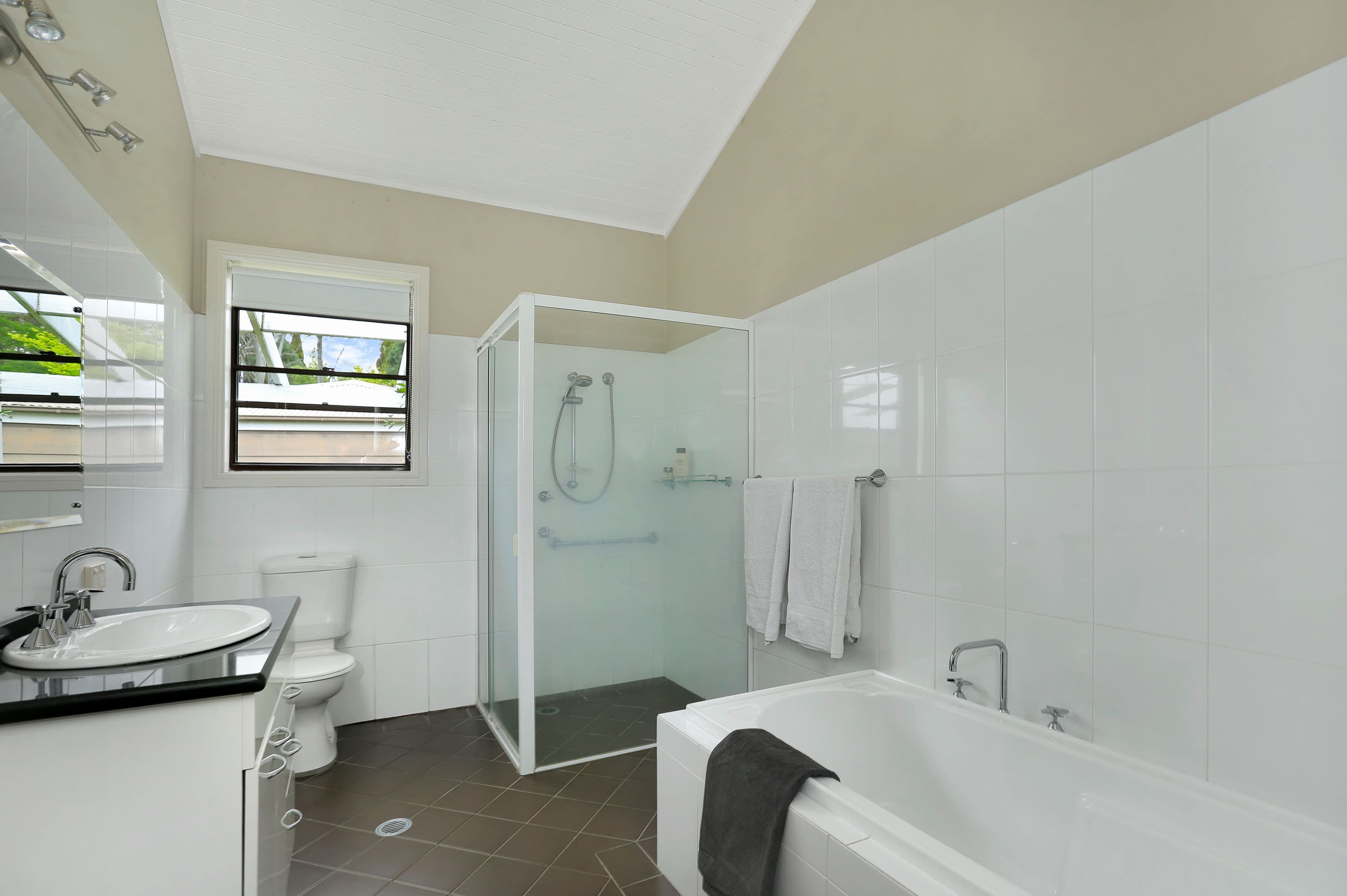 9 Greyleaves Avenue, Burradoo - Thumbnail 7