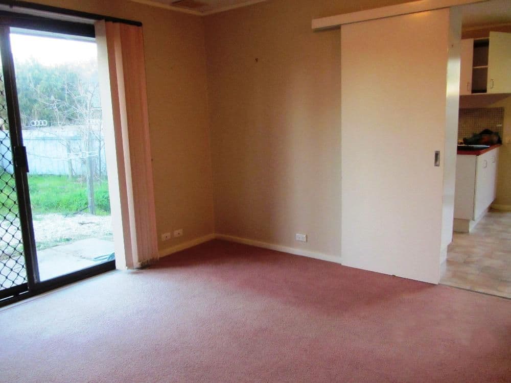 34 Goolagar Crescent, SPRINGDALE HEIGHTS NSW 2641, Springdale Heights - Thumbnail 3