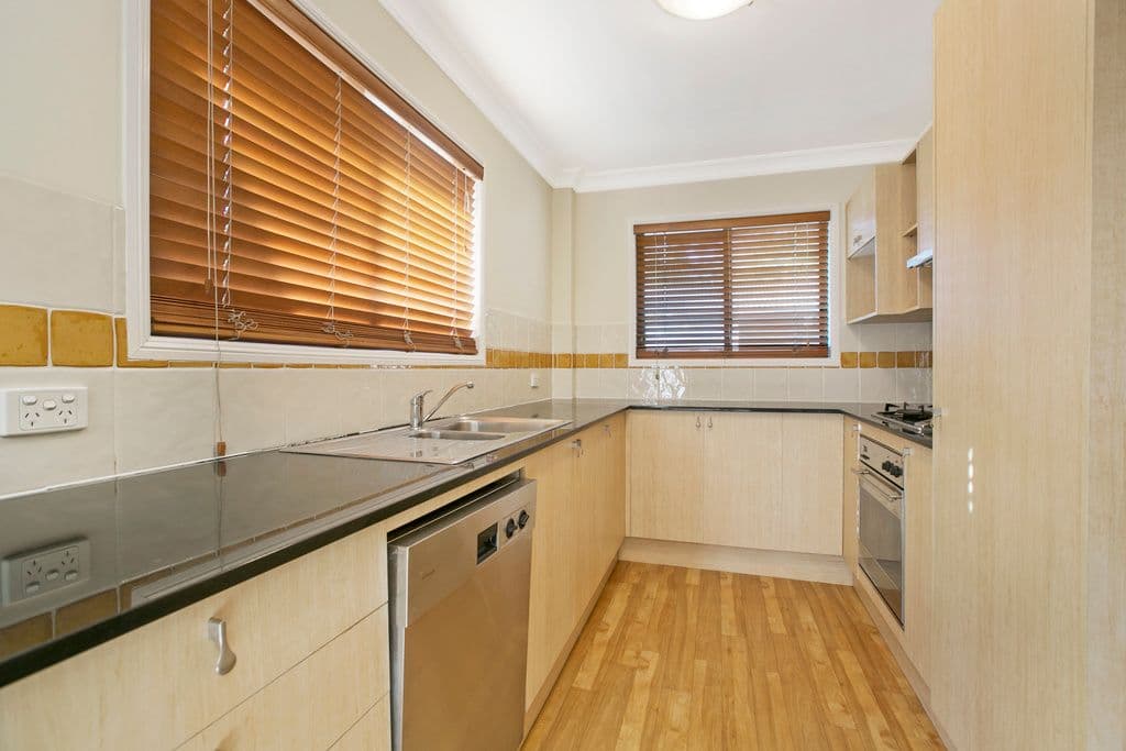 10 Mcilwraith Avenue, BALMORAL QLD 4171, Balmoral - Thumbnail 2
