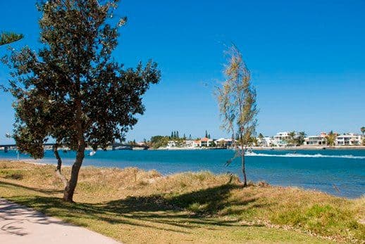 51 Milton Avenue, PARADISE POINT QLD 4216, Paradise Point - Thumbnail 2