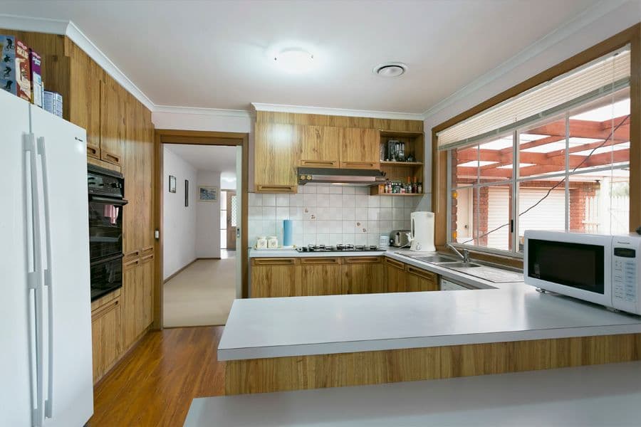 14 Walsingham Crescent, KURUNJANG VIC 3337, Kurunjang - Thumbnail 2