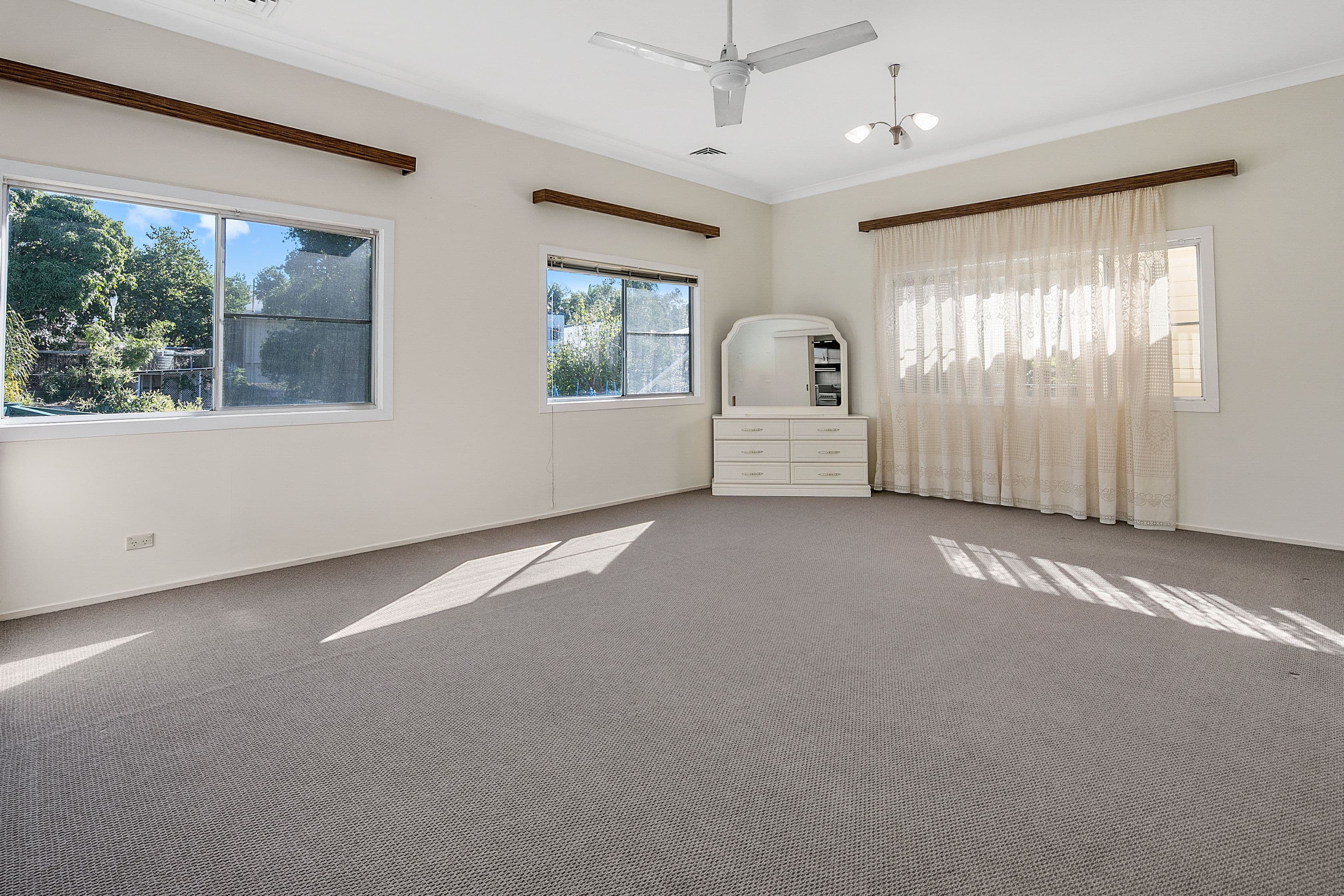 68 Deighton Road, Dutton Park QLD 4102, Dutton Park - Thumbnail 2