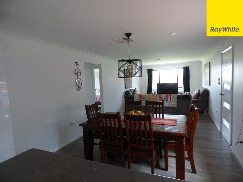 16 Chelsea Crescent, Forbes - Thumbnail 4