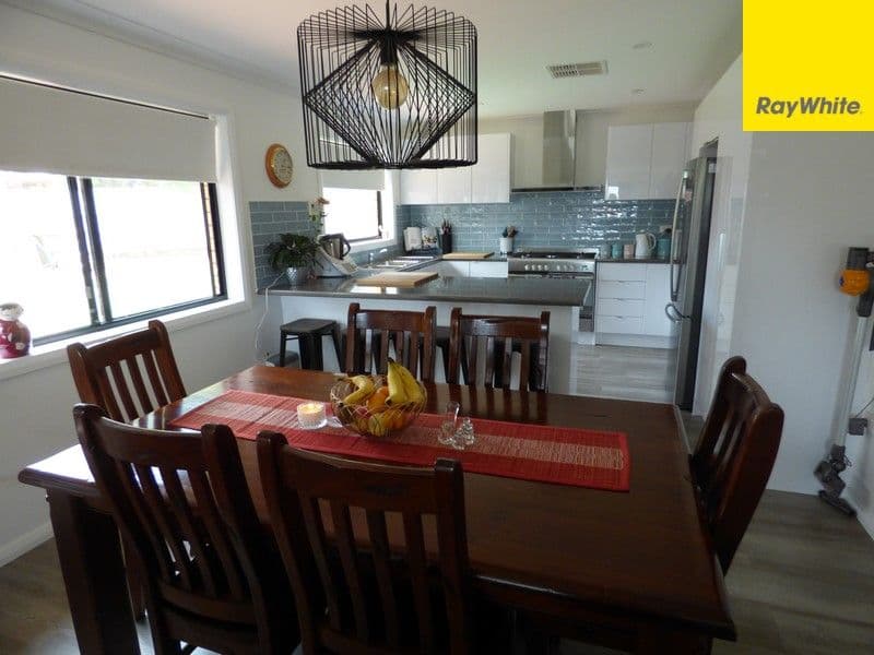 16 Chelsea Crescent, Forbes - Thumbnail 5