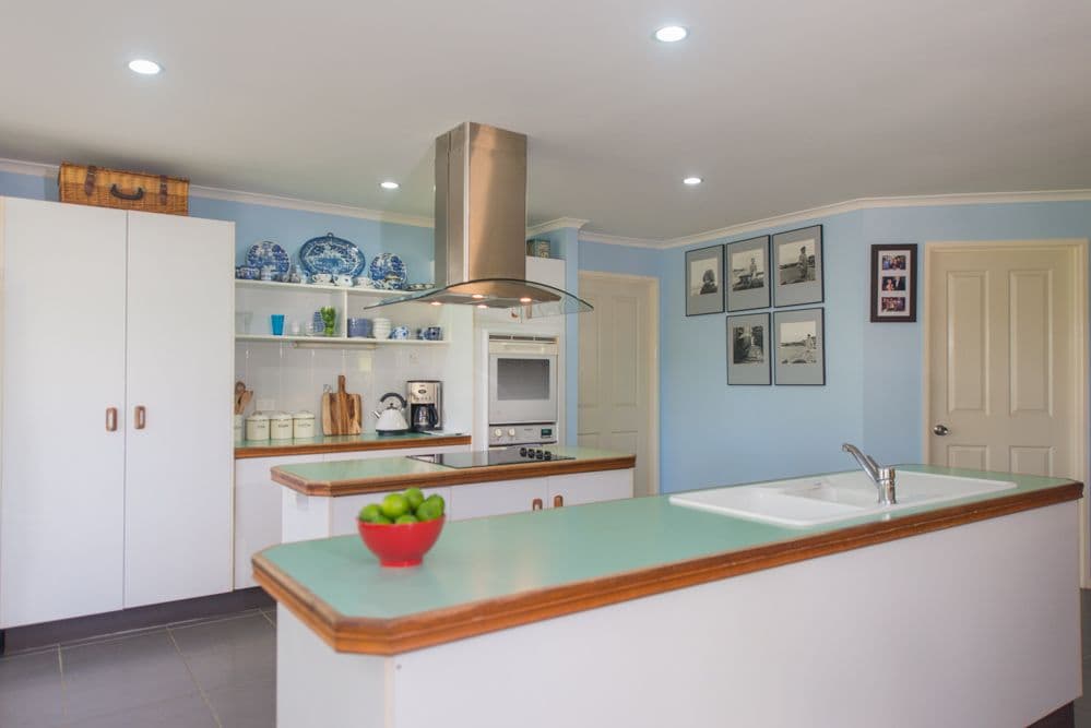 28 Helen Crescent, Wurdong Heights QLD 4680, Wurdong Heights - Thumbnail 2