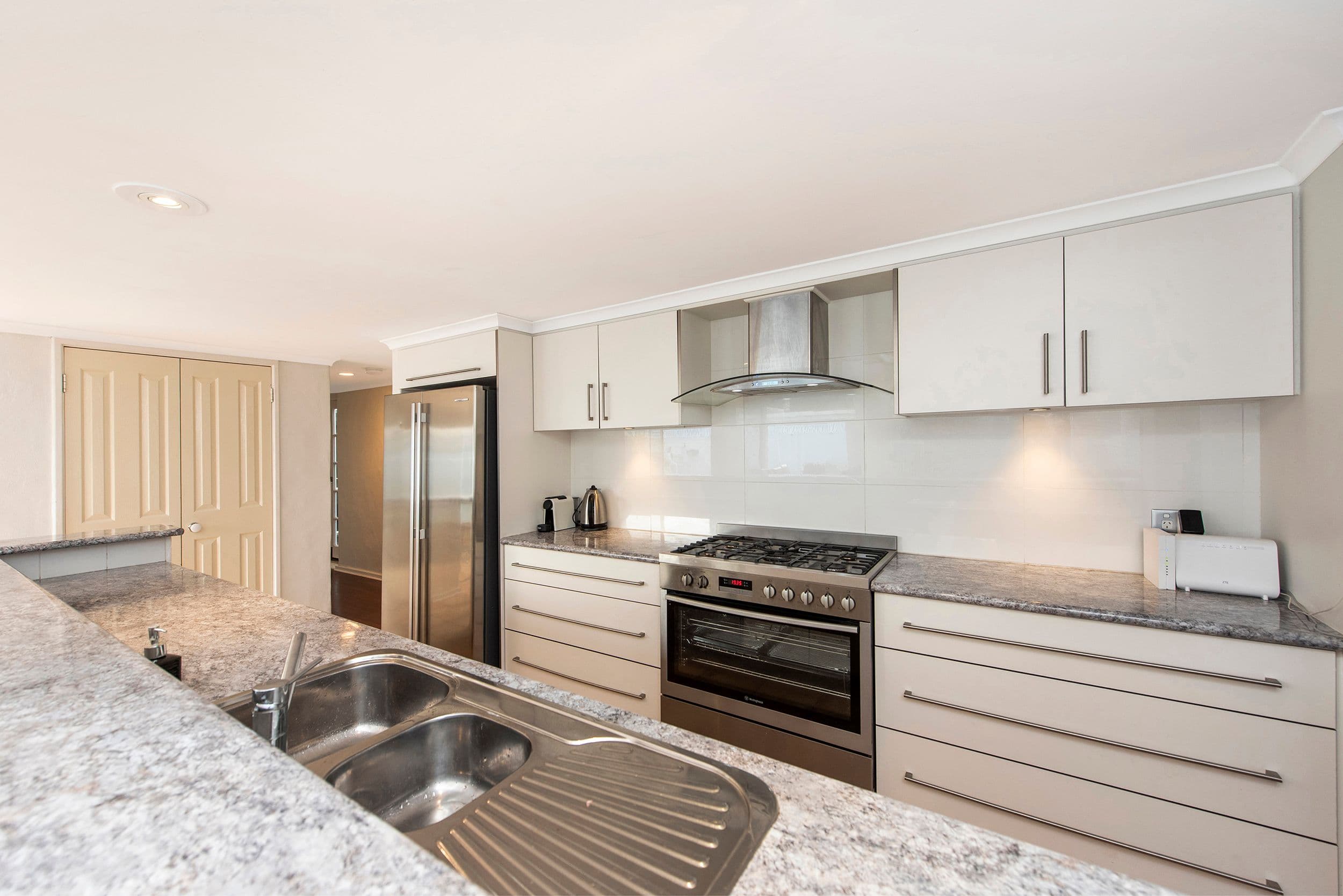 9 Cumberland Way, Waikiki WA 6169, Waikiki - Thumbnail 3