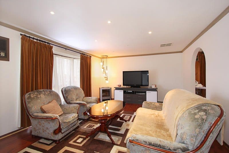 18 Demavend Drive, Tamborine Mountain, QLD, 4272, Tamborine Mountain - Thumbnail 2