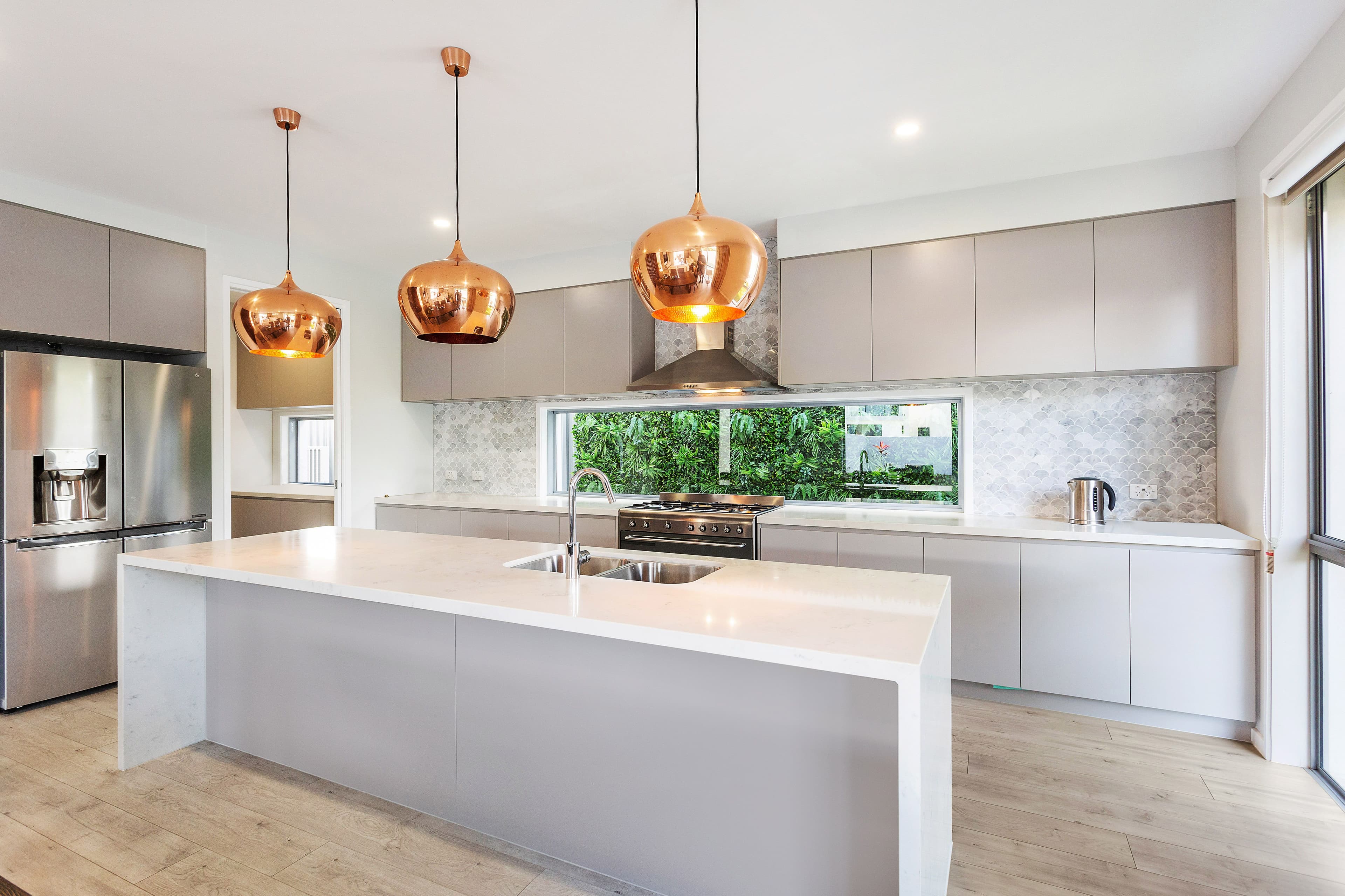 37 Rudd Street, Broadbeach Waters QLD 4218, Broadbeach Waters - Thumbnail 3