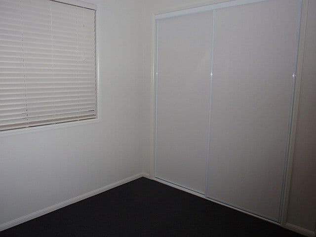 75 Loch Street, Emerald QLD 4720, Emerald - Thumbnail 5