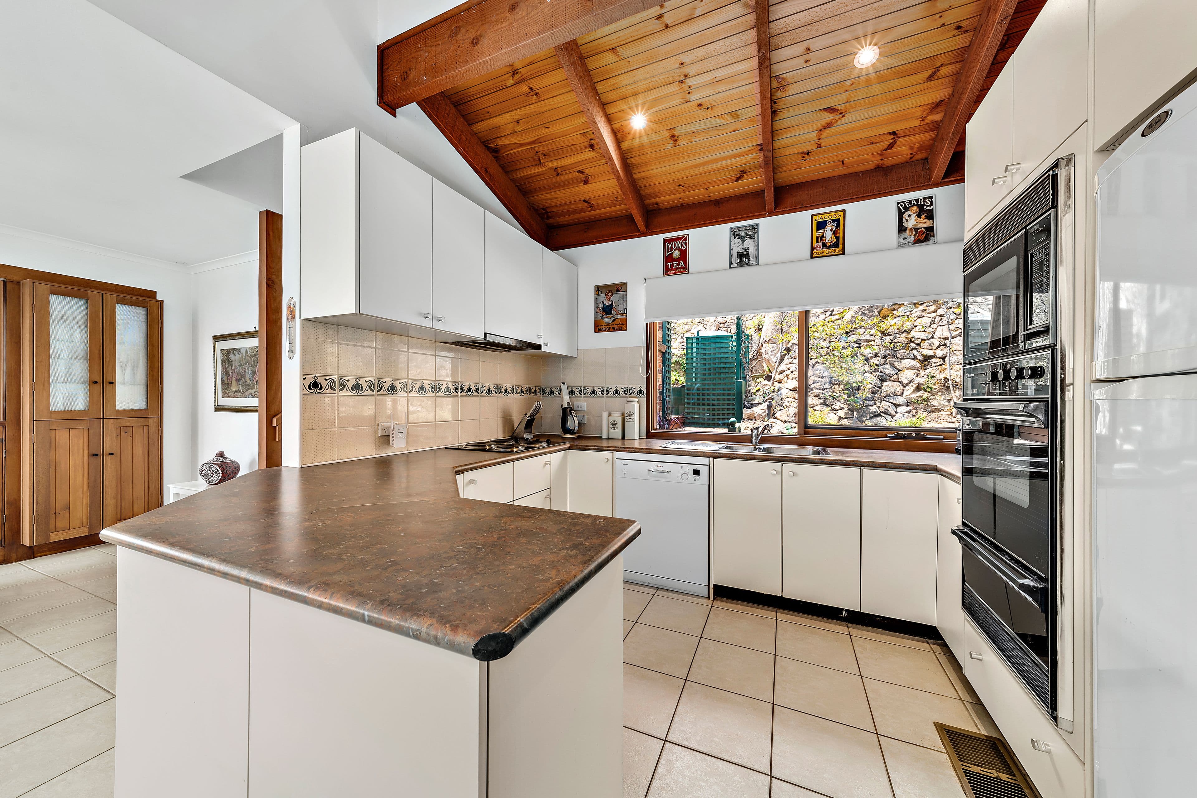 5 Rawlings Place, Fadden ACT 2904, Fadden - Thumbnail 5