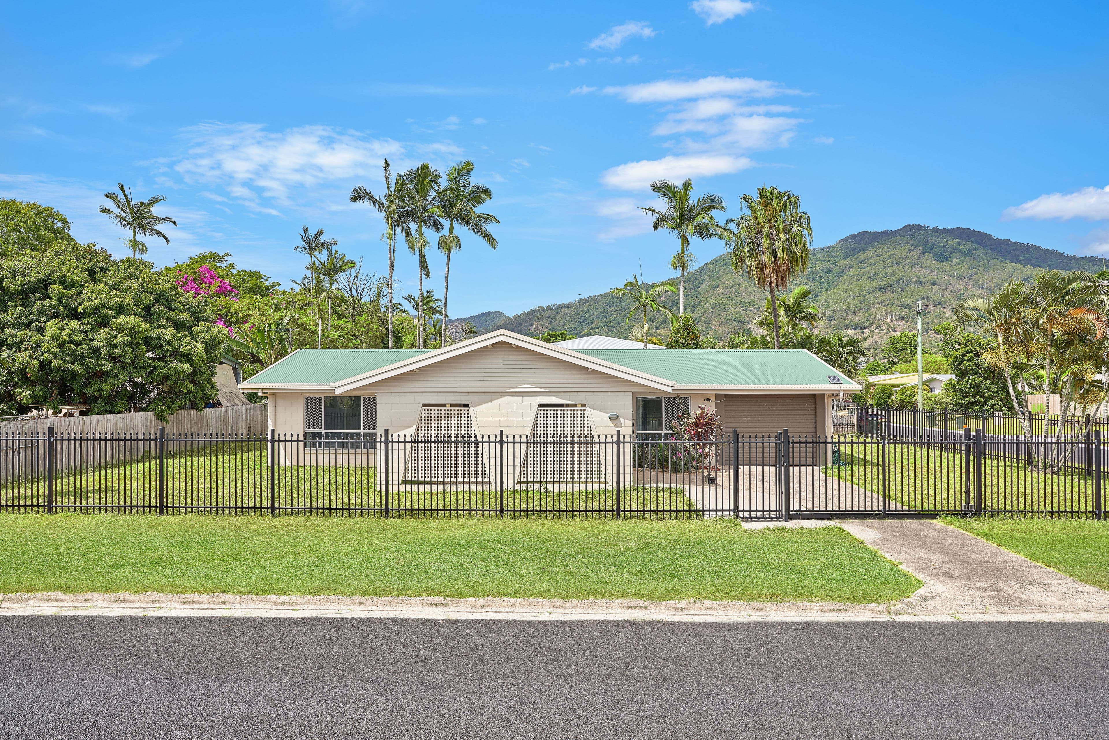 15 Wilcox Close, Manoora QLD 4870, Manoora - Image 1