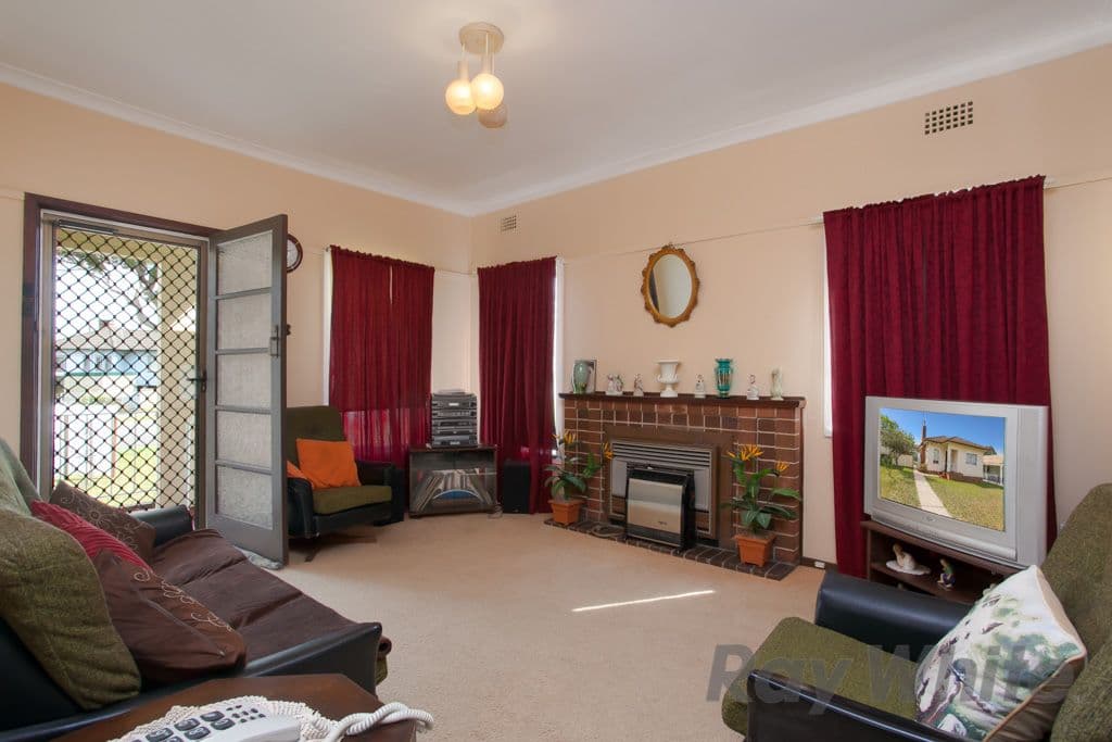 35 Schroder Avenue, GATESHEAD NSW 2290, Gateshead - Thumbnail 2